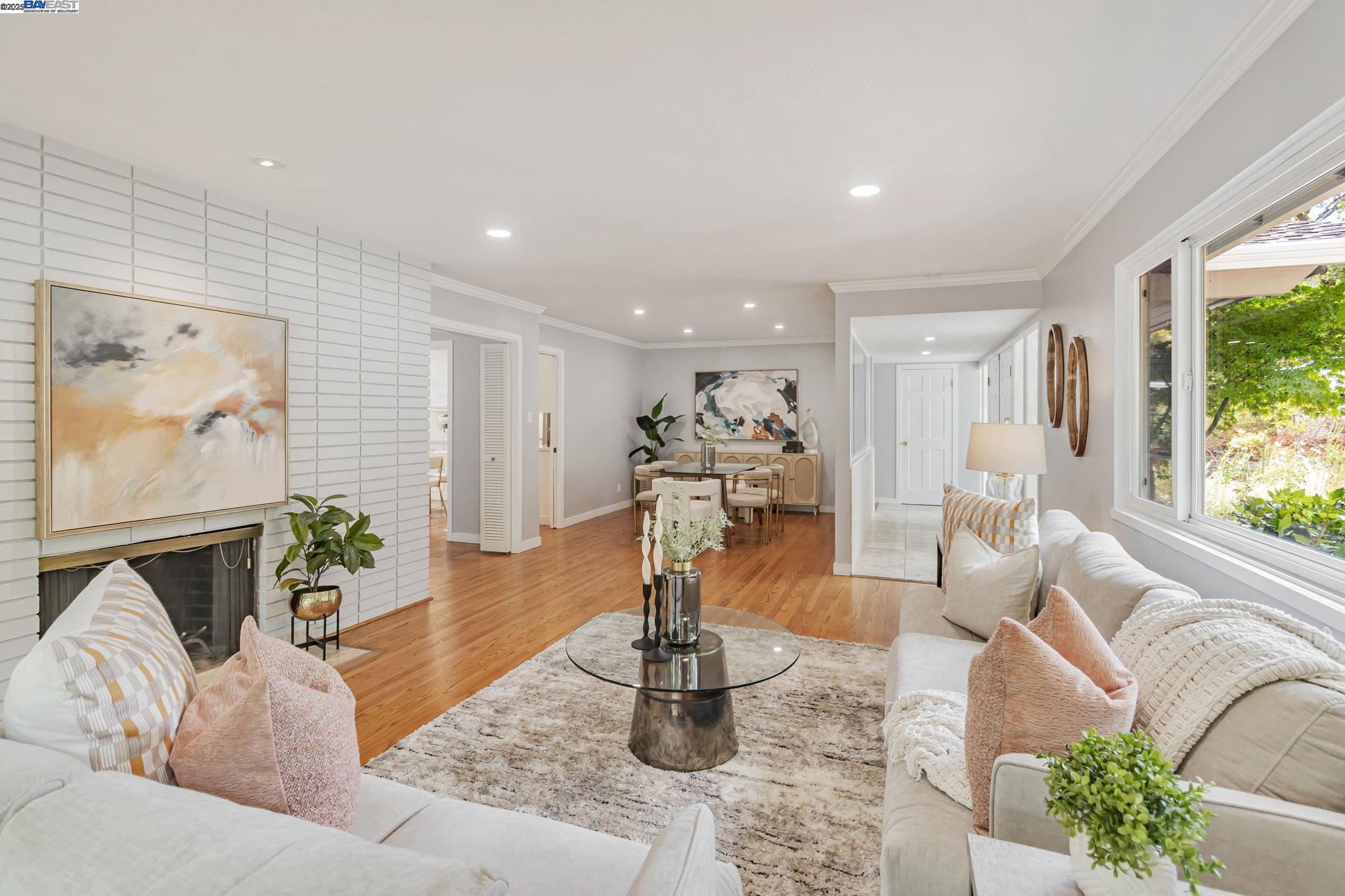 740 Dalehurst, San Mateo, California 94403, 3 Bedrooms Bedrooms, 7 Rooms Rooms,2 BathroomsBathrooms,Residential,For Sale,740 Dalehurst,41106708