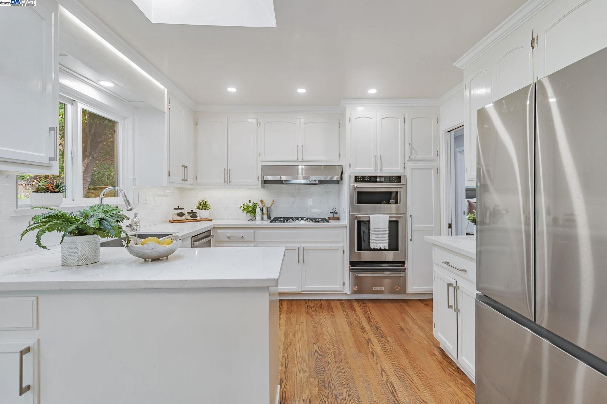 740 Dalehurst, San Mateo, California 94403, 3 Bedrooms Bedrooms, 7 Rooms Rooms,2 BathroomsBathrooms,Residential,For Sale,740 Dalehurst,41106708
