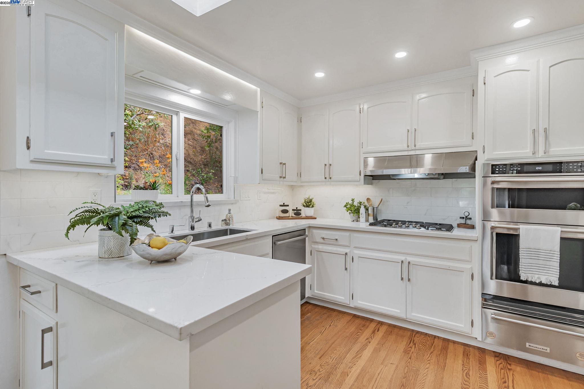 740 Dalehurst, San Mateo, California 94403, 3 Bedrooms Bedrooms, 7 Rooms Rooms,2 BathroomsBathrooms,Residential,For Sale,740 Dalehurst,41106708
