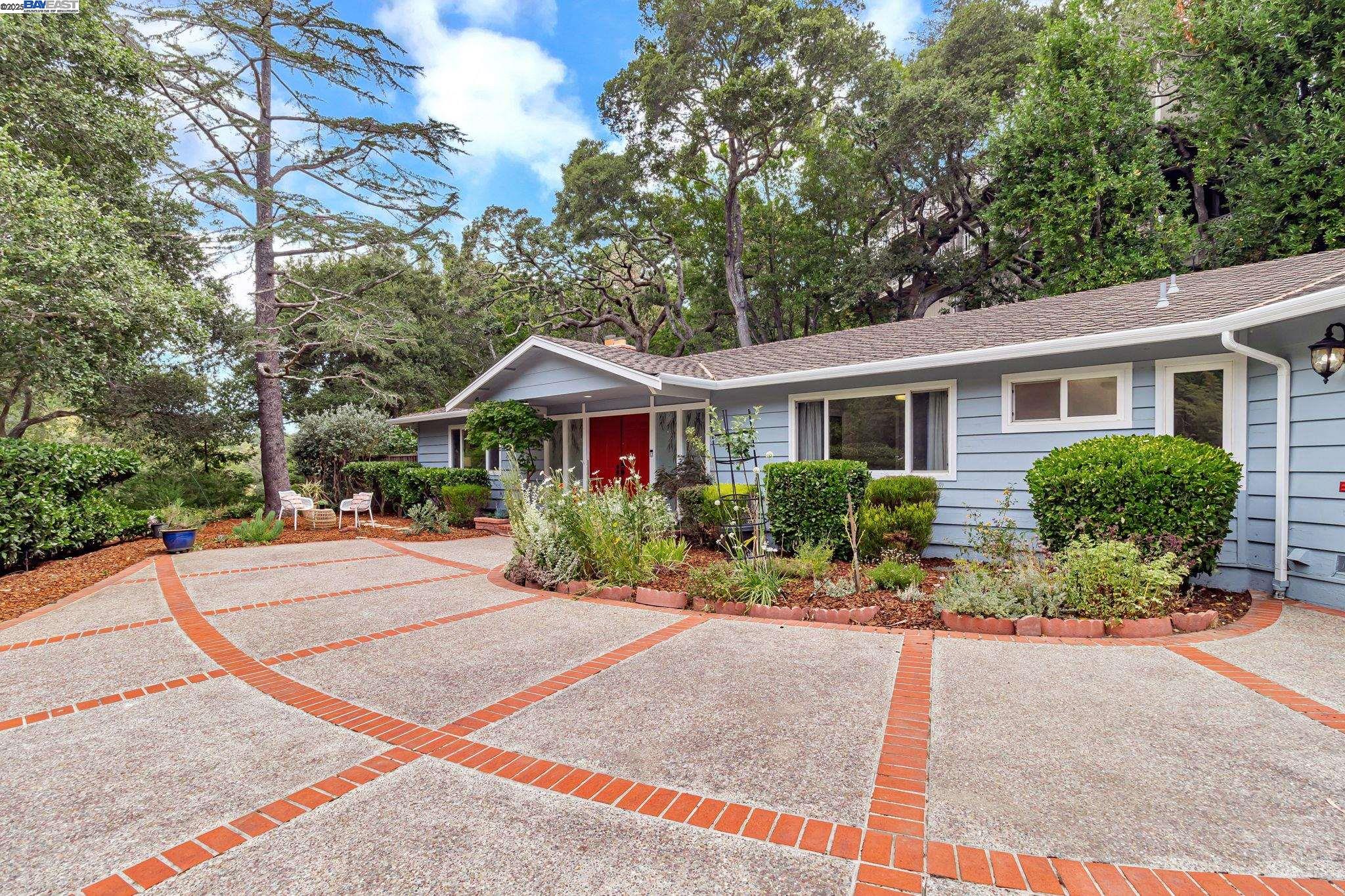 740 Dalehurst, San Mateo, California 94403, 3 Bedrooms Bedrooms, 7 Rooms Rooms,2 BathroomsBathrooms,Residential,For Sale,740 Dalehurst,41106708