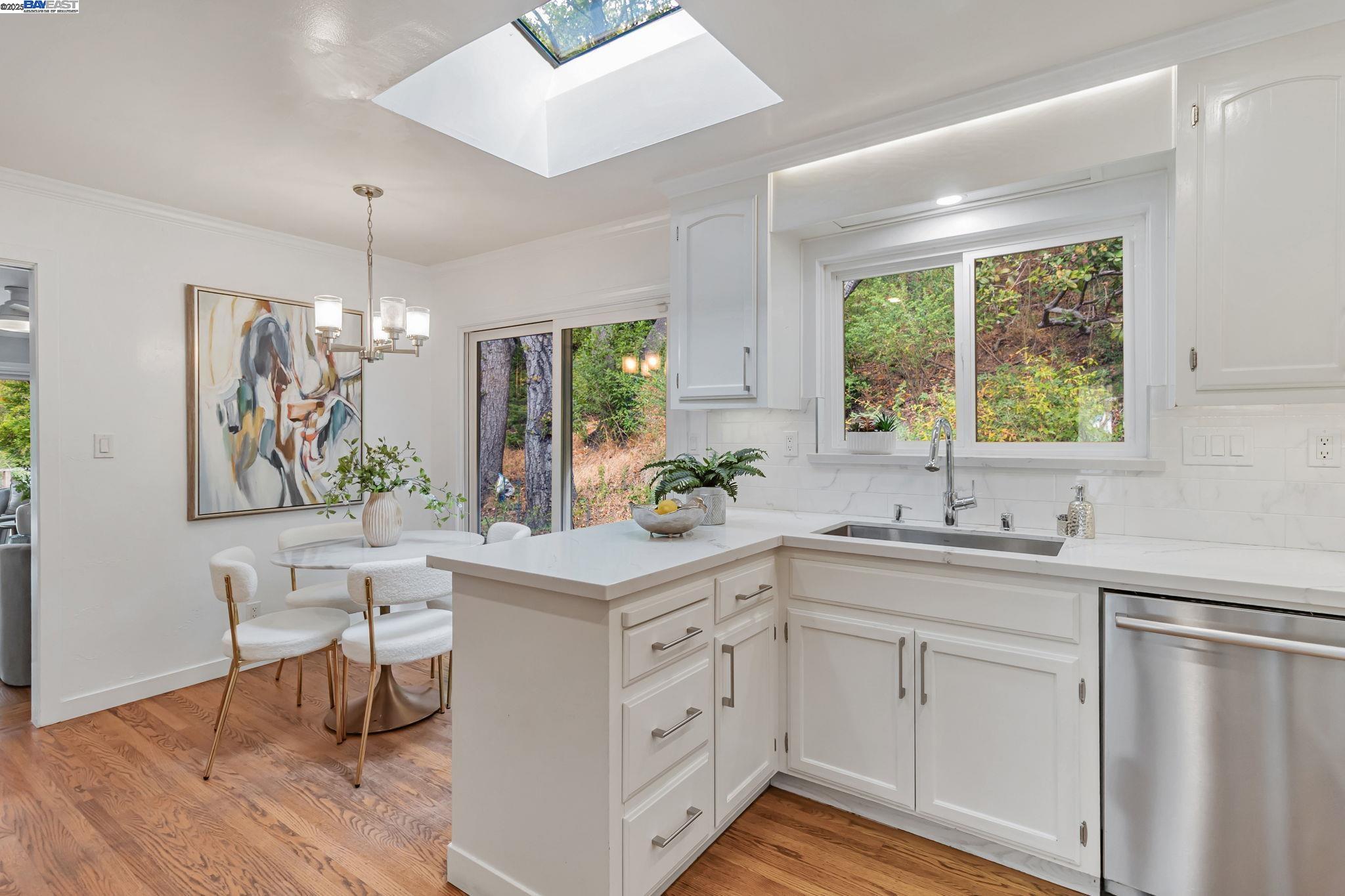 740 Dalehurst, San Mateo, California 94403, 3 Bedrooms Bedrooms, 7 Rooms Rooms,2 BathroomsBathrooms,Residential,For Sale,740 Dalehurst,41106708