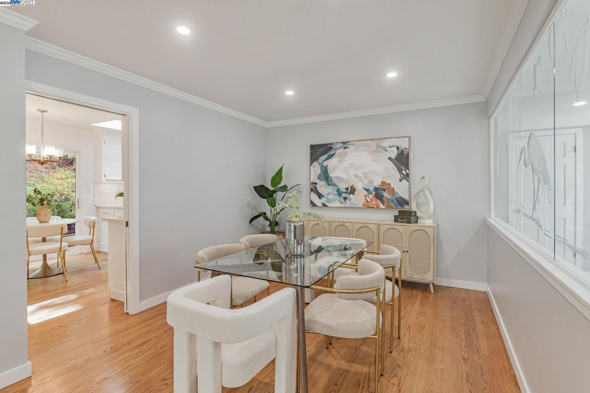 740 Dalehurst, San Mateo, California 94403, 3 Bedrooms Bedrooms, 7 Rooms Rooms,2 BathroomsBathrooms,Residential,For Sale,740 Dalehurst,41106708