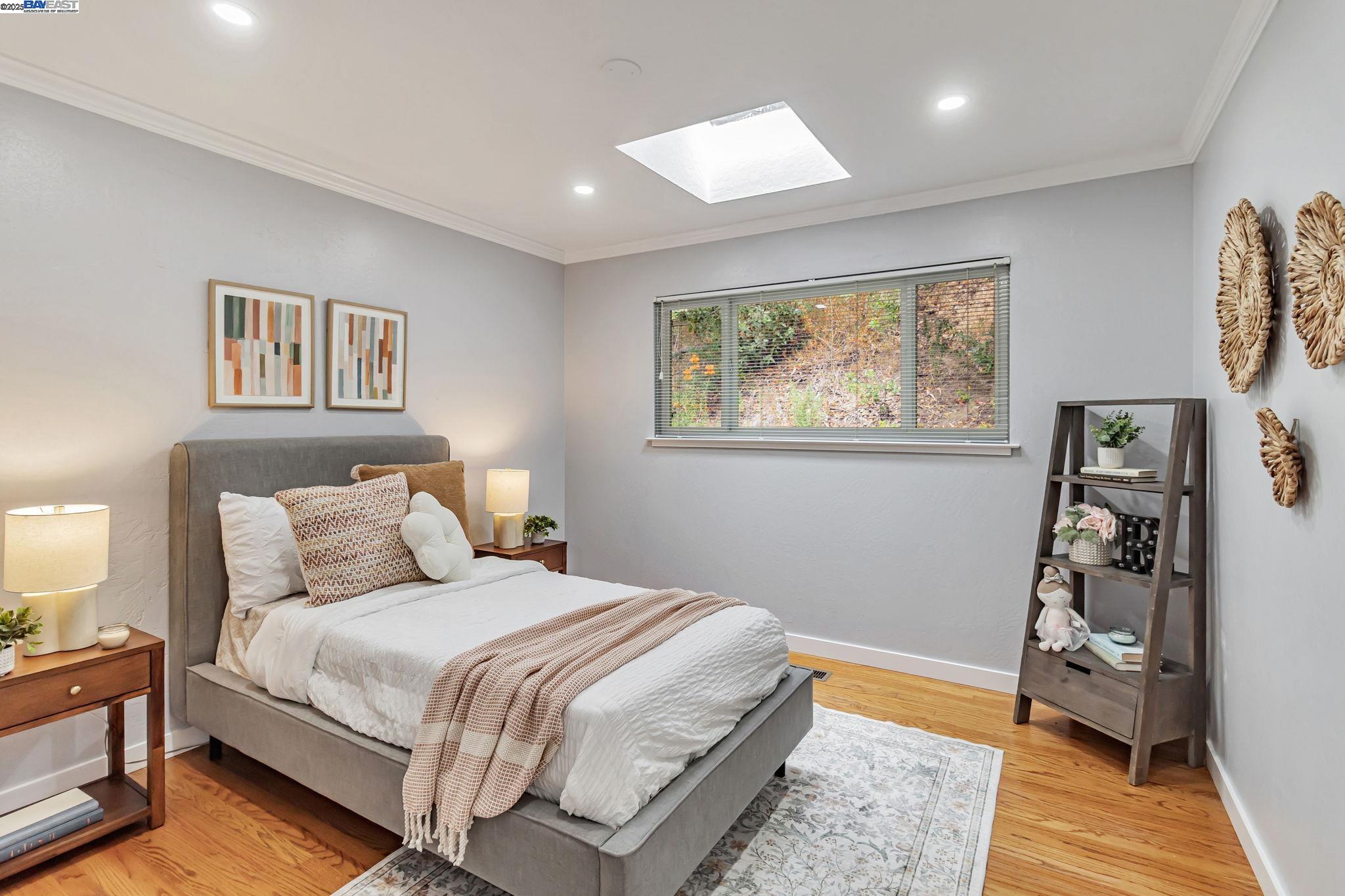 740 Dalehurst, San Mateo, California 94403, 3 Bedrooms Bedrooms, 7 Rooms Rooms,2 BathroomsBathrooms,Residential,For Sale,740 Dalehurst,41106708