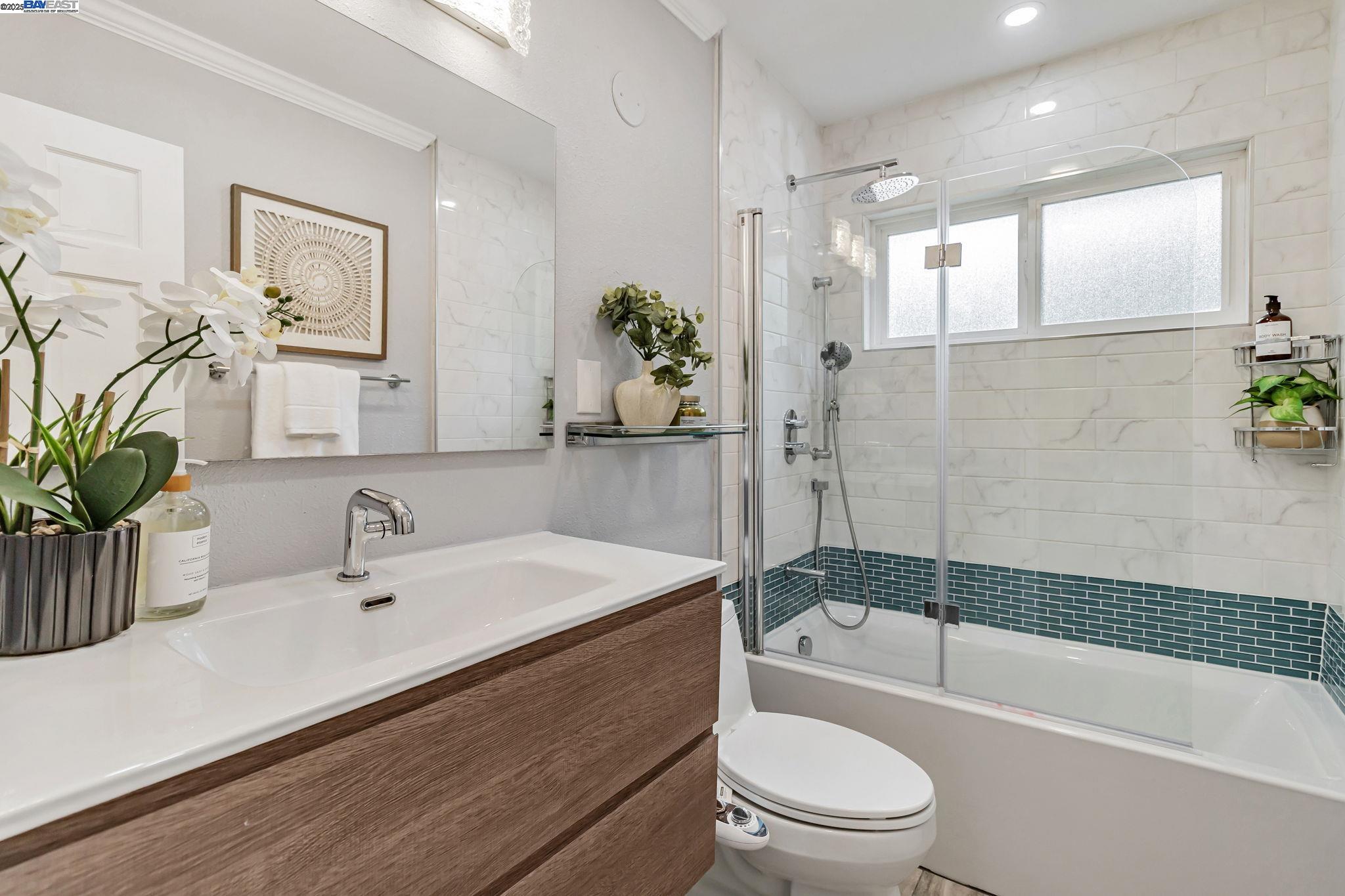 740 Dalehurst, San Mateo, California 94403, 3 Bedrooms Bedrooms, 7 Rooms Rooms,2 BathroomsBathrooms,Residential,For Sale,740 Dalehurst,41106708