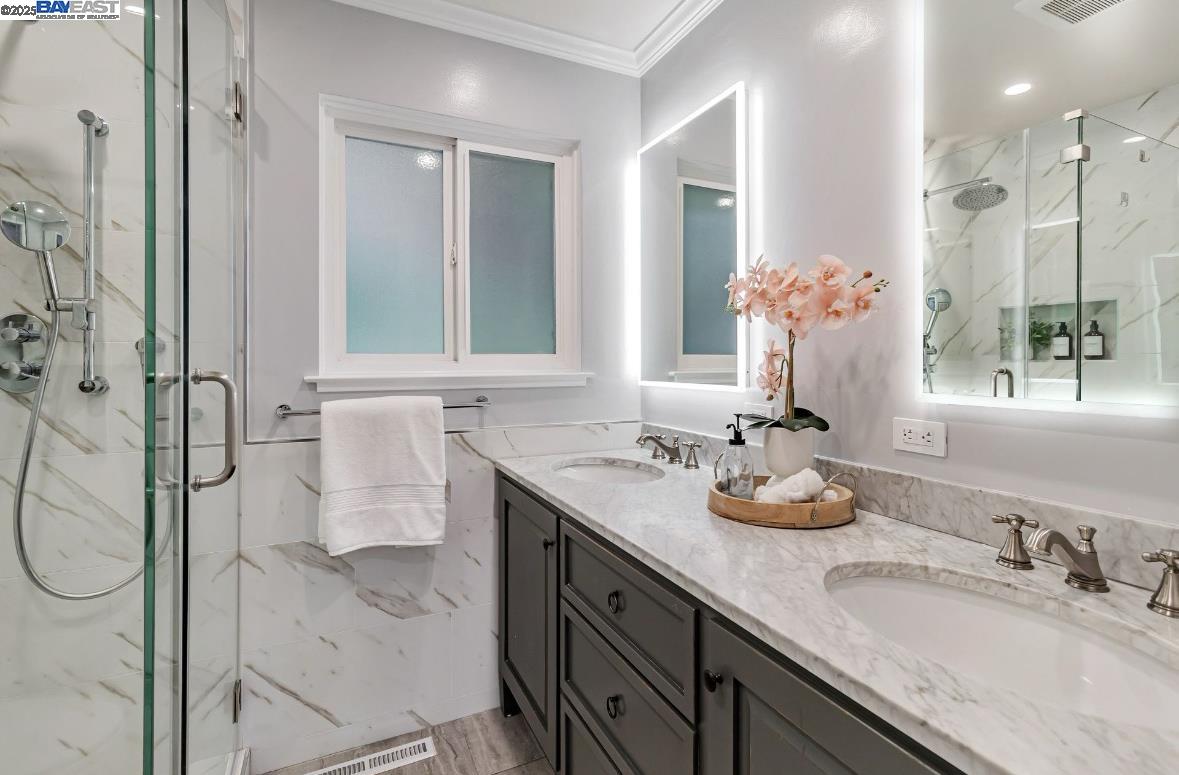 740 Dalehurst, San Mateo, California 94403, 3 Bedrooms Bedrooms, 7 Rooms Rooms,2 BathroomsBathrooms,Residential,For Sale,740 Dalehurst,41106708
