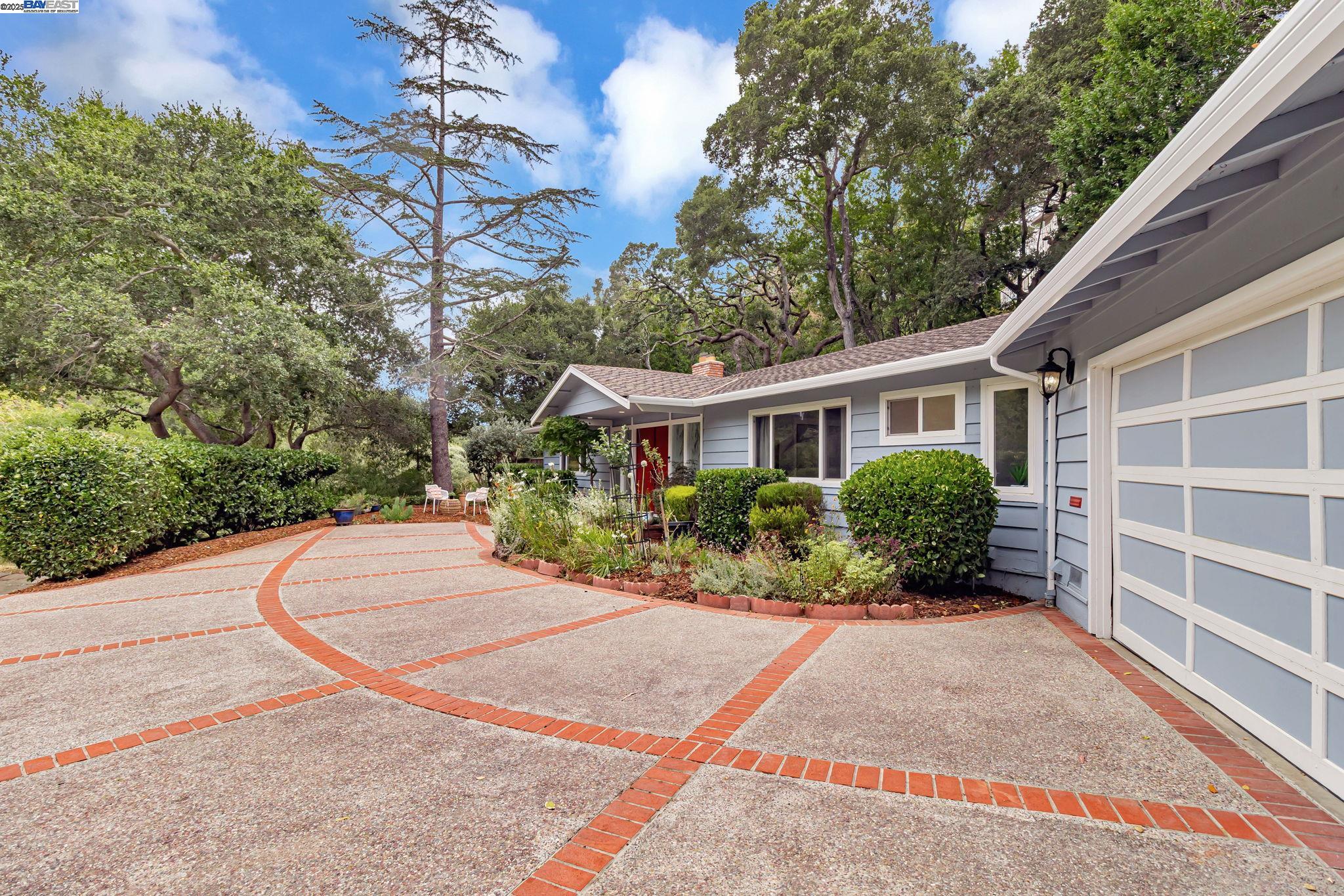 740 Dalehurst, San Mateo, California 94403, 3 Bedrooms Bedrooms, 7 Rooms Rooms,2 BathroomsBathrooms,Residential,For Sale,740 Dalehurst,41106708