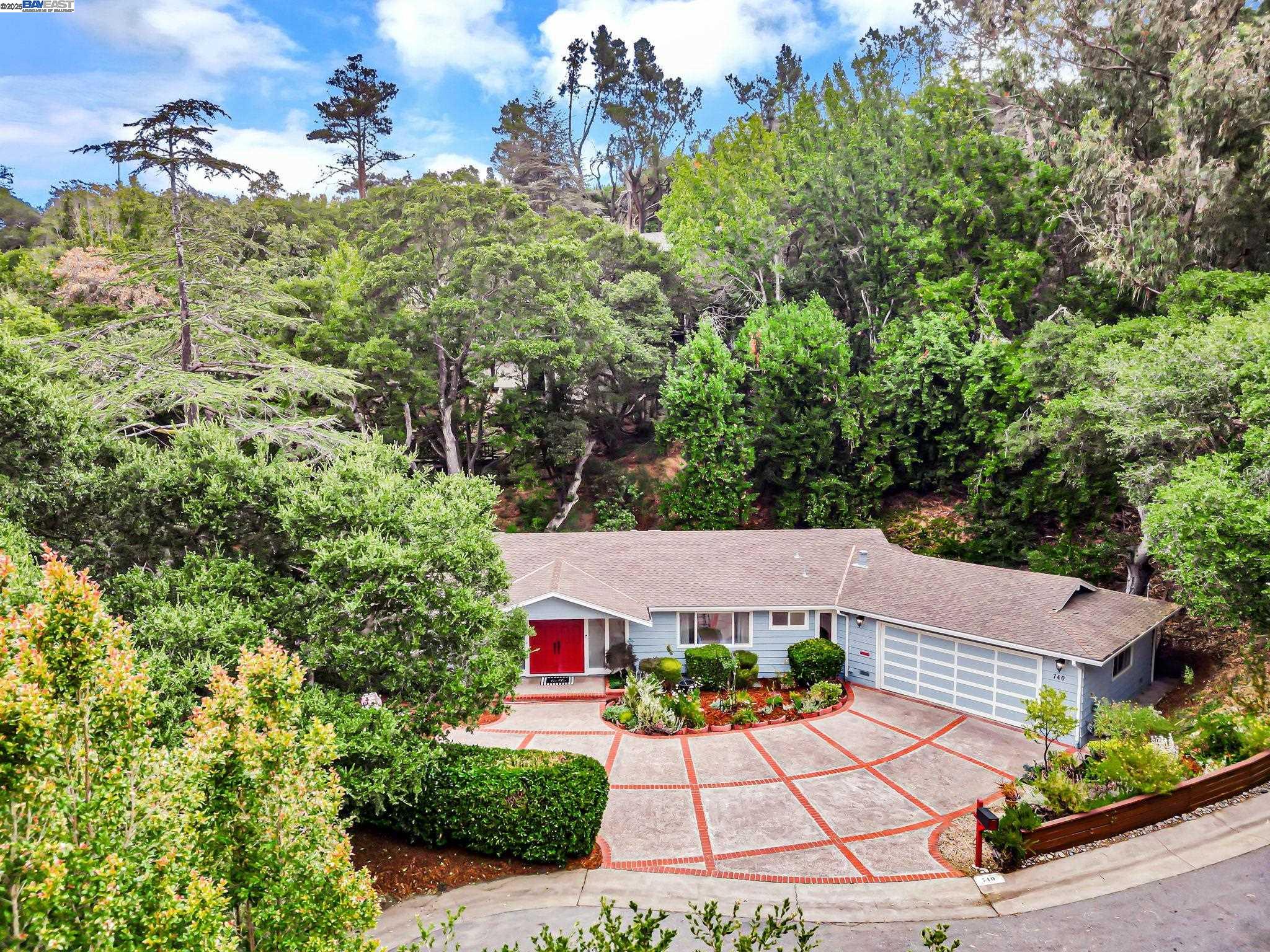 740 Dalehurst, San Mateo, California 94403, 3 Bedrooms Bedrooms, 7 Rooms Rooms,2 BathroomsBathrooms,Residential,For Sale,740 Dalehurst,41106708