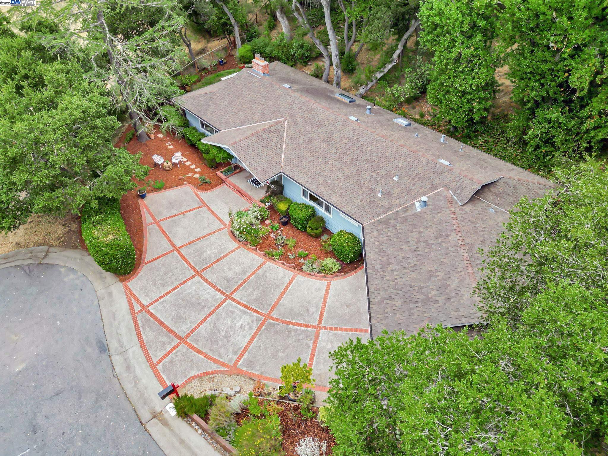740 Dalehurst, San Mateo, California 94403, 3 Bedrooms Bedrooms, 7 Rooms Rooms,2 BathroomsBathrooms,Residential,For Sale,740 Dalehurst,41106708