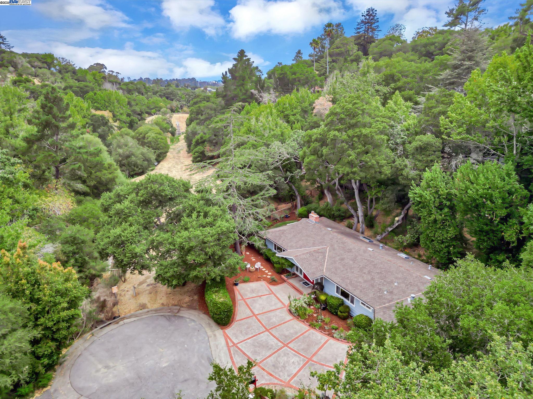 740 Dalehurst, San Mateo, California 94403, 3 Bedrooms Bedrooms, 7 Rooms Rooms,2 BathroomsBathrooms,Residential,For Sale,740 Dalehurst,41106708