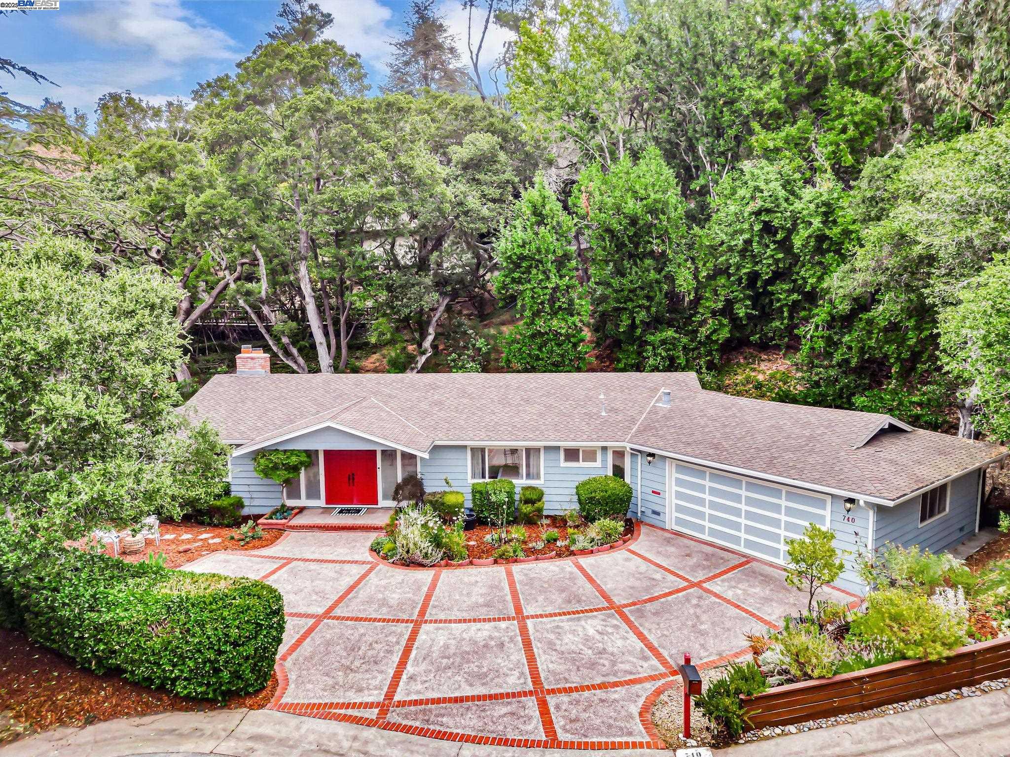 740 Dalehurst, San Mateo, California 94403, 3 Bedrooms Bedrooms, 7 Rooms Rooms,2 BathroomsBathrooms,Residential,For Sale,740 Dalehurst,41106708