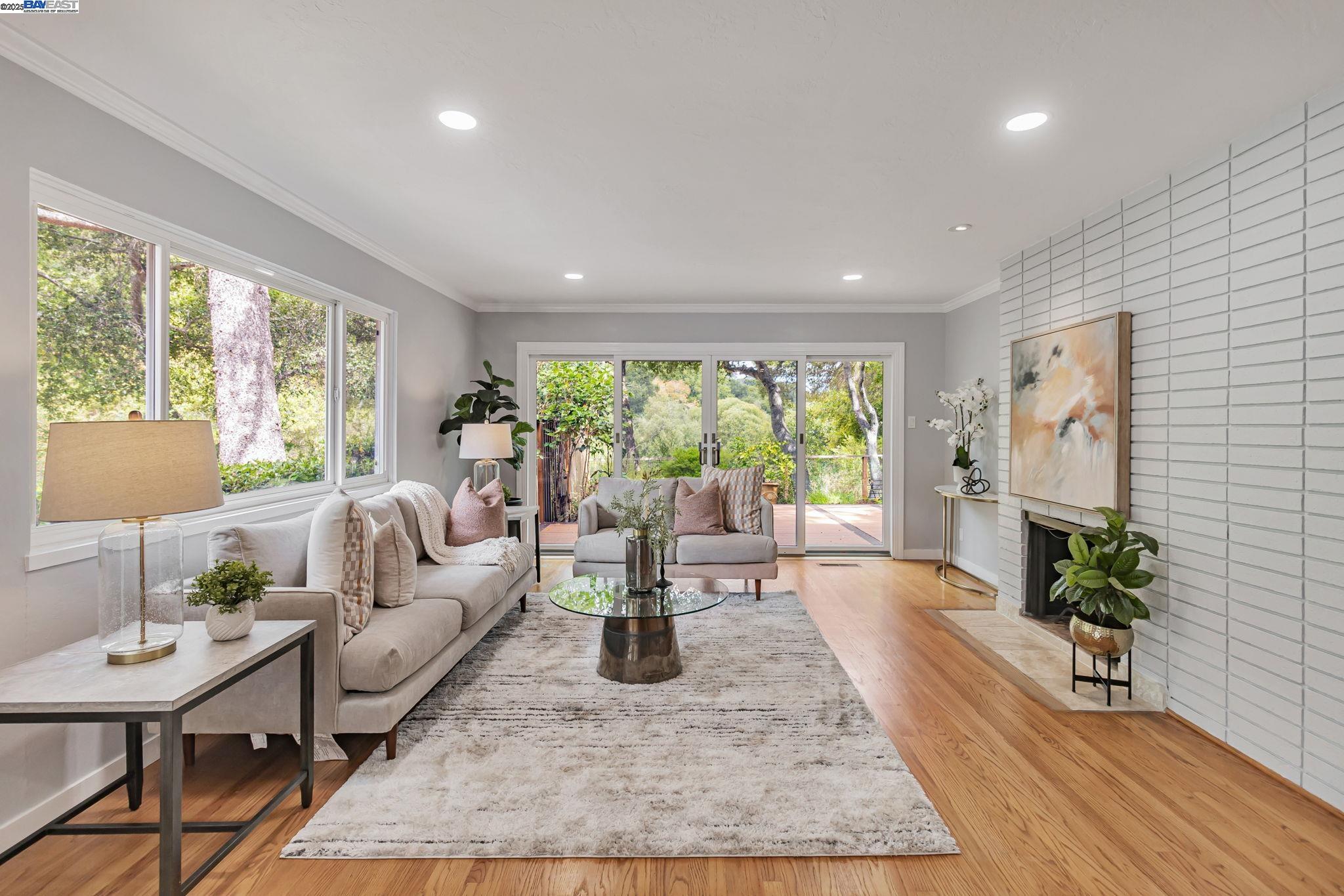 740 Dalehurst, San Mateo, California 94403, 3 Bedrooms Bedrooms, 7 Rooms Rooms,2 BathroomsBathrooms,Residential,For Sale,740 Dalehurst,41106708