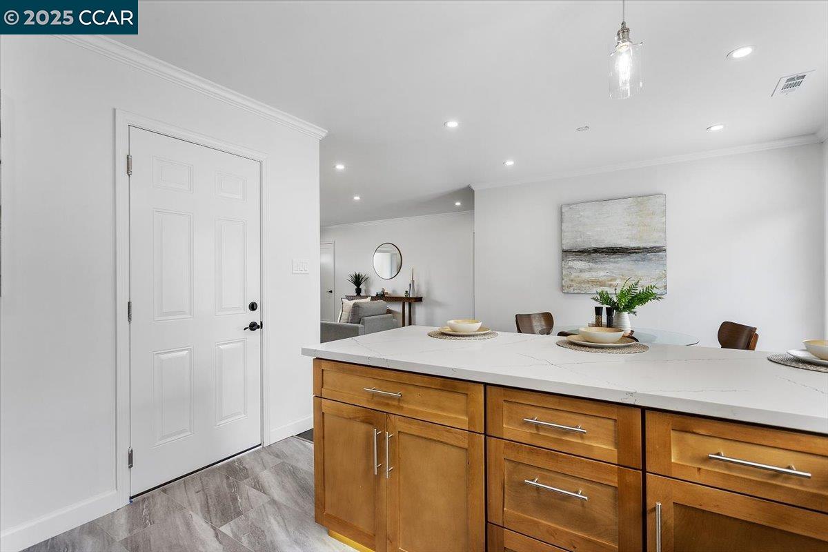 17246 Via La Jolla, San Lorenzo, California 94580, 3 Bedrooms Bedrooms, 6 Rooms Rooms,1 BathroomBathrooms,Residential,For Sale,17246 Via La Jolla,41106709