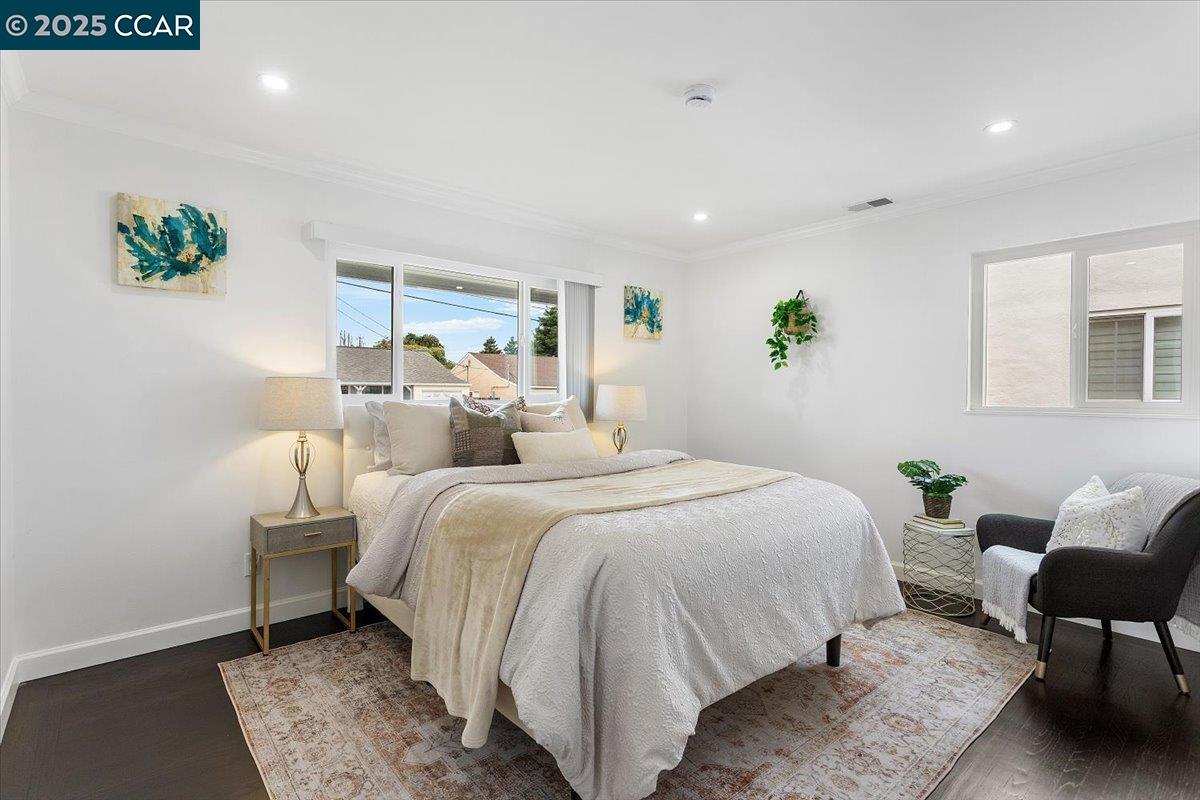 17246 Via La Jolla, San Lorenzo, California 94580, 3 Bedrooms Bedrooms, 6 Rooms Rooms,1 BathroomBathrooms,Residential,For Sale,17246 Via La Jolla,41106709