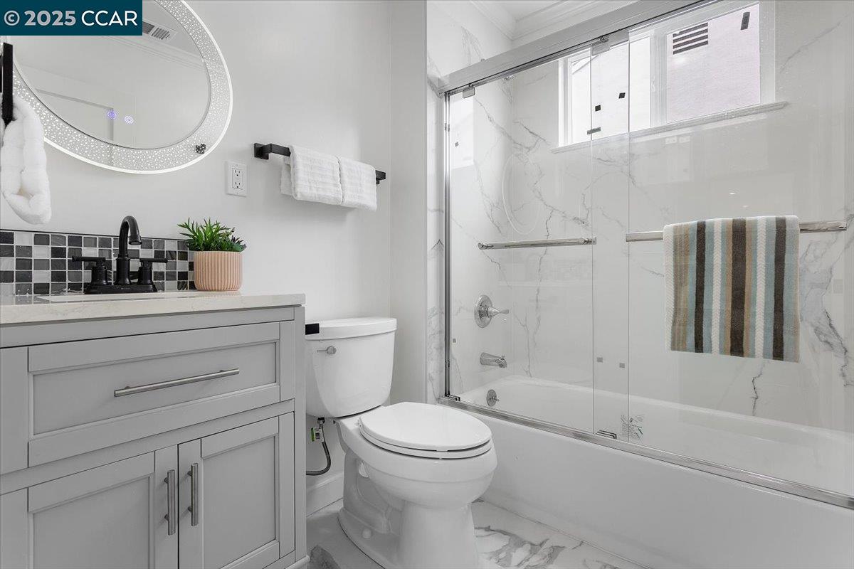 17246 Via La Jolla, San Lorenzo, California 94580, 3 Bedrooms Bedrooms, 6 Rooms Rooms,1 BathroomBathrooms,Residential,For Sale,17246 Via La Jolla,41106709