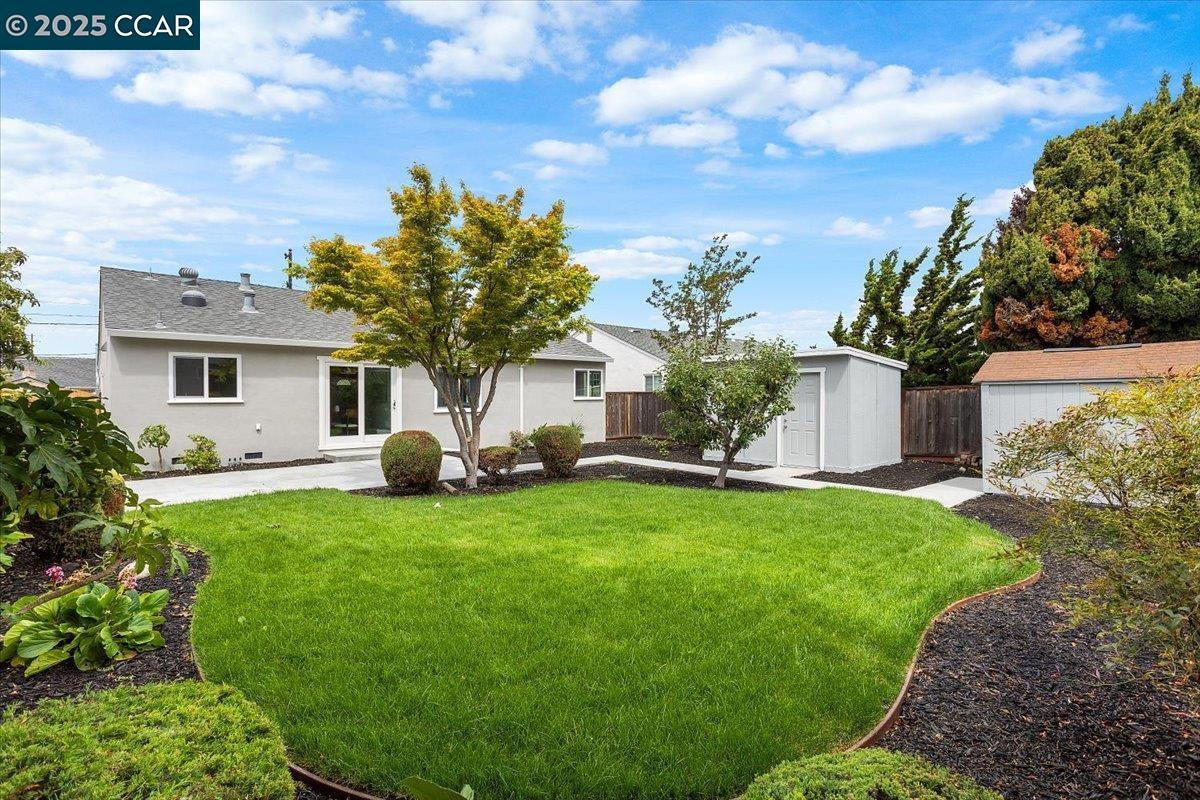 17246 Via La Jolla, San Lorenzo, California 94580, 3 Bedrooms Bedrooms, 6 Rooms Rooms,1 BathroomBathrooms,Residential,For Sale,17246 Via La Jolla,41106709