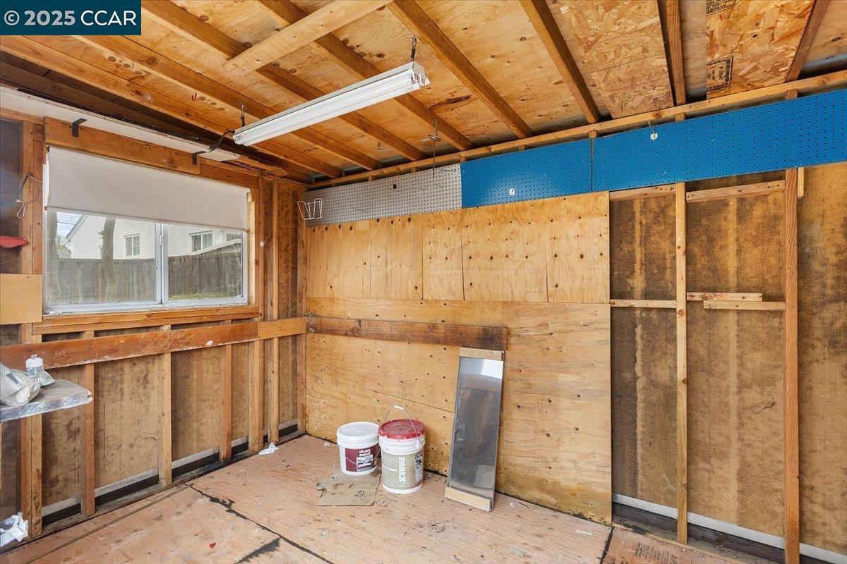 17246 Via La Jolla, San Lorenzo, California 94580, 3 Bedrooms Bedrooms, 6 Rooms Rooms,1 BathroomBathrooms,Residential,For Sale,17246 Via La Jolla,41106709