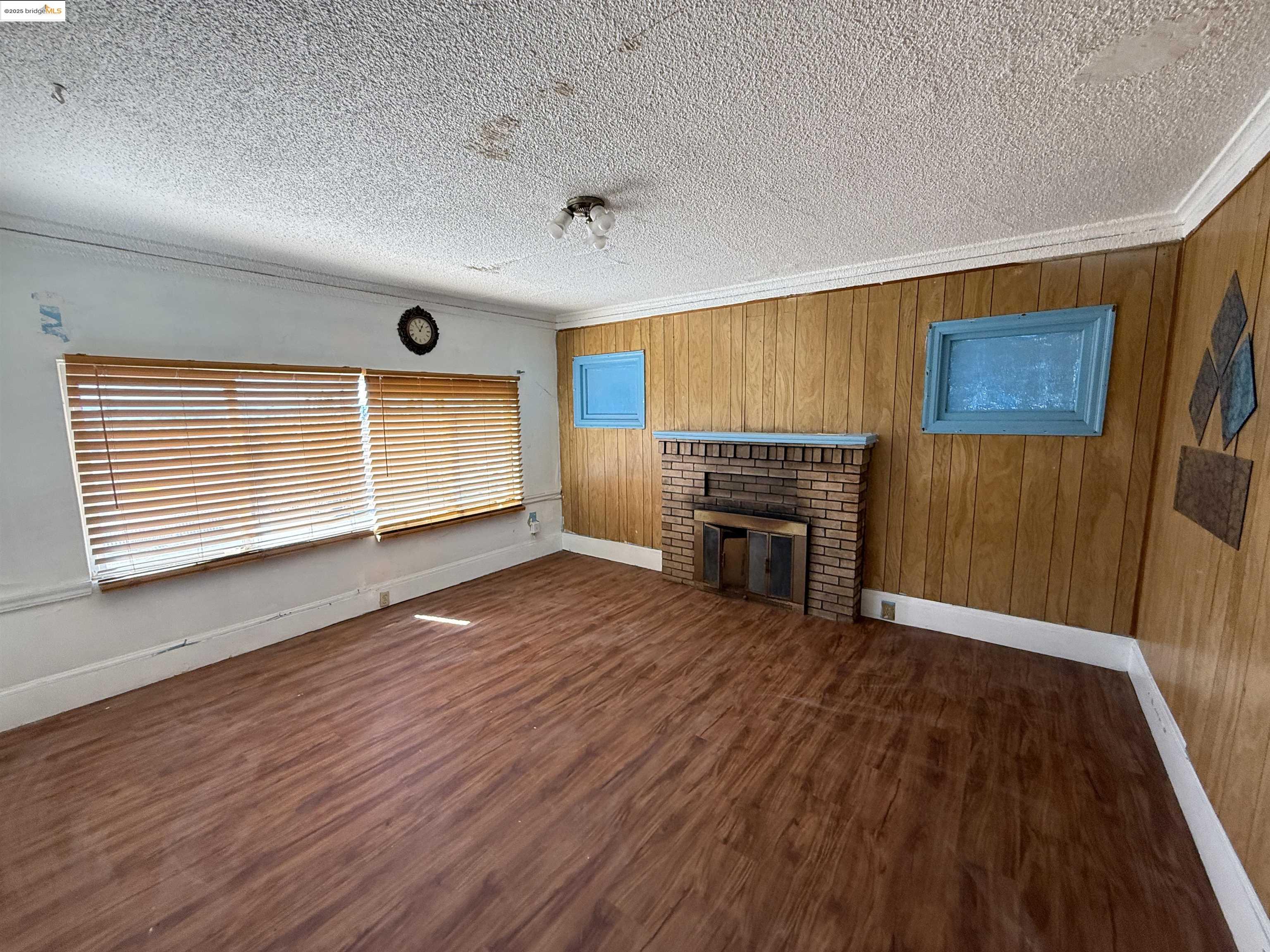 9524 Thermal St, Oakland, California 94605, 2 Bedrooms Bedrooms, 6 Rooms Rooms,1 BathroomBathrooms,Residential,For Sale,9524 Thermal St,41106711