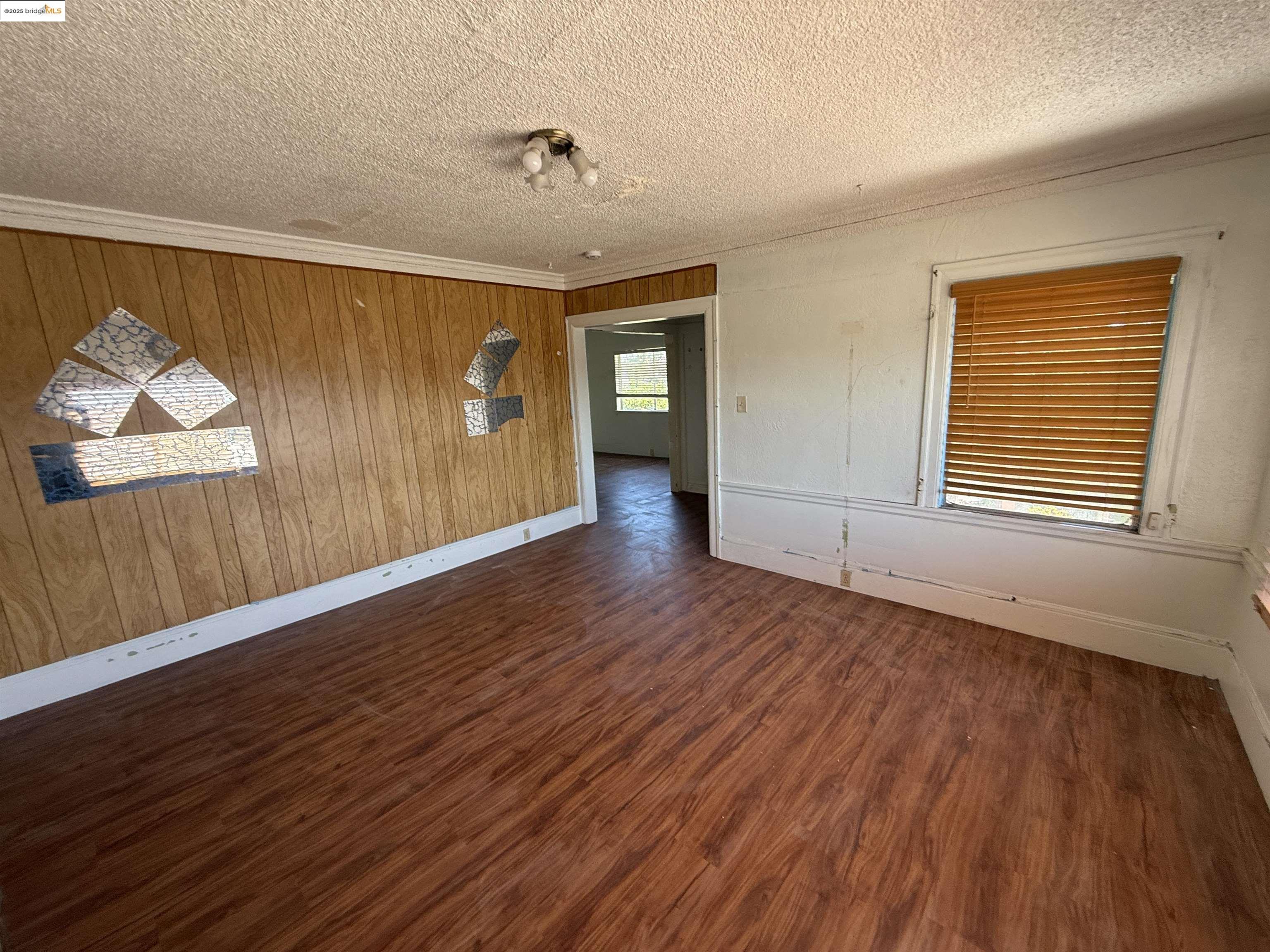 9524 Thermal St, Oakland, California 94605, 2 Bedrooms Bedrooms, 6 Rooms Rooms,1 BathroomBathrooms,Residential,For Sale,9524 Thermal St,41106711