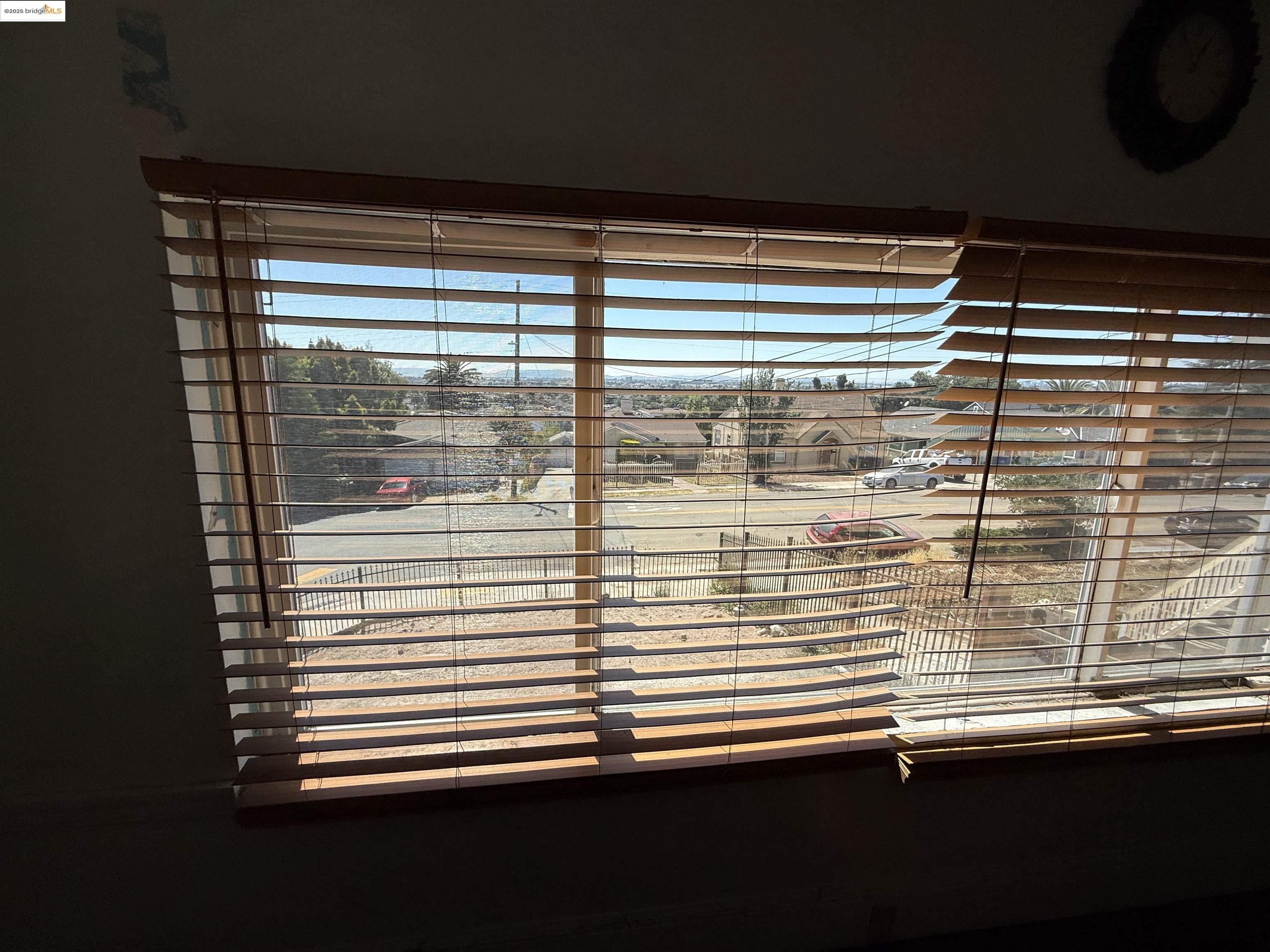 9524 Thermal St, Oakland, California 94605, 2 Bedrooms Bedrooms, 6 Rooms Rooms,1 BathroomBathrooms,Residential,For Sale,9524 Thermal St,41106711