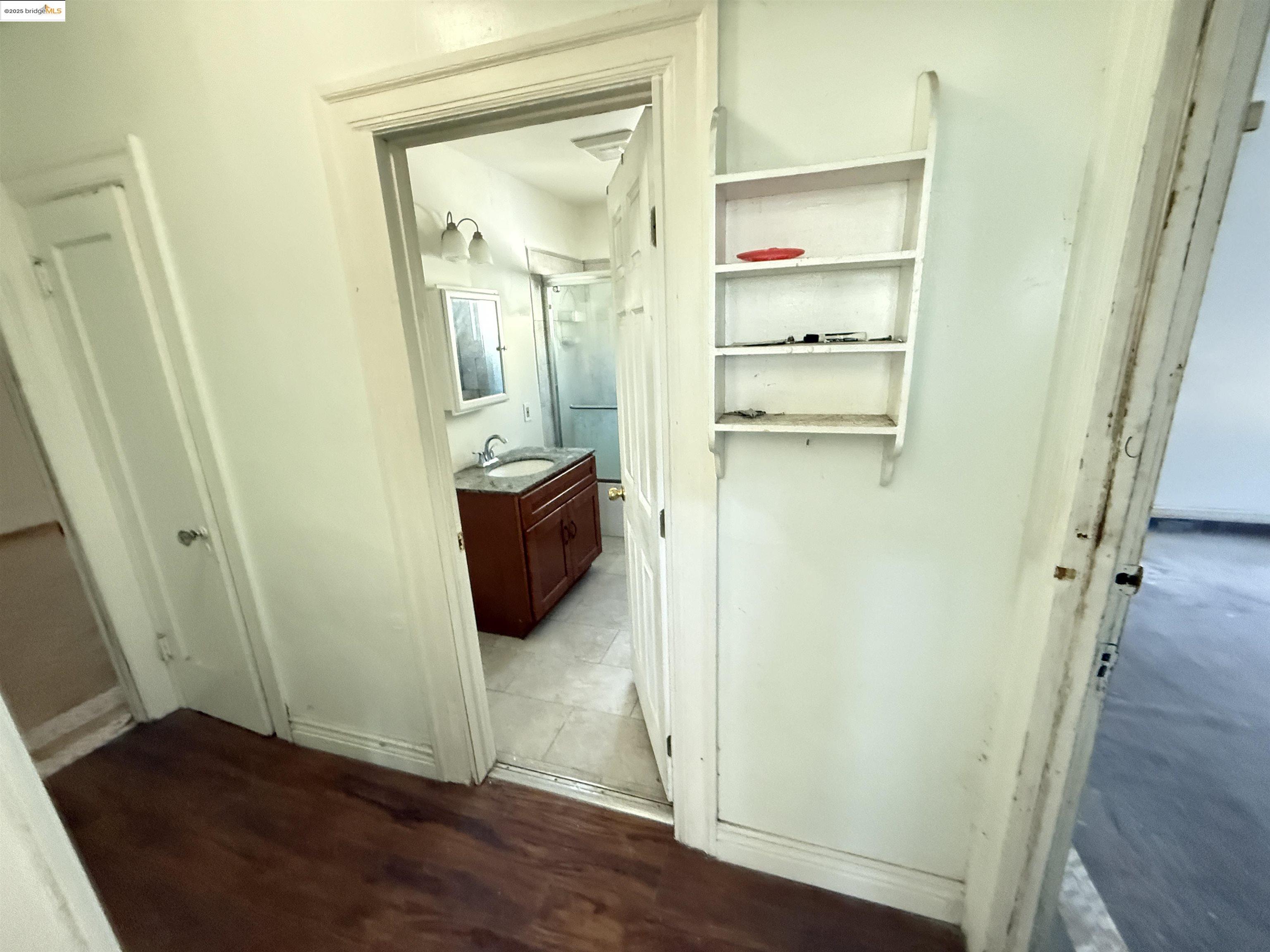 9524 Thermal St, Oakland, California 94605, 2 Bedrooms Bedrooms, 6 Rooms Rooms,1 BathroomBathrooms,Residential,For Sale,9524 Thermal St,41106711