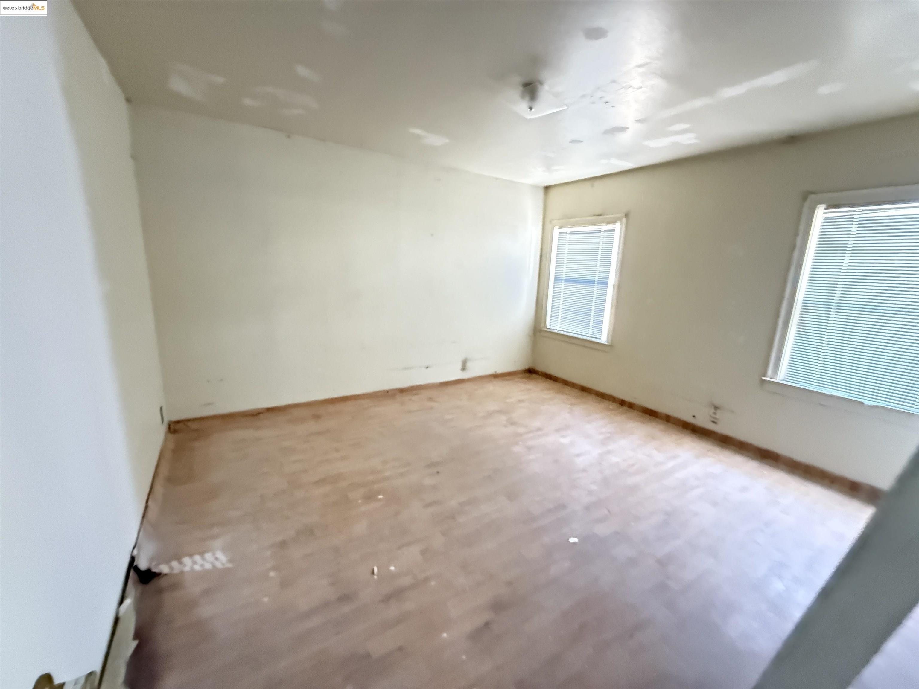 9524 Thermal St, Oakland, California 94605, 2 Bedrooms Bedrooms, 6 Rooms Rooms,1 BathroomBathrooms,Residential,For Sale,9524 Thermal St,41106711
