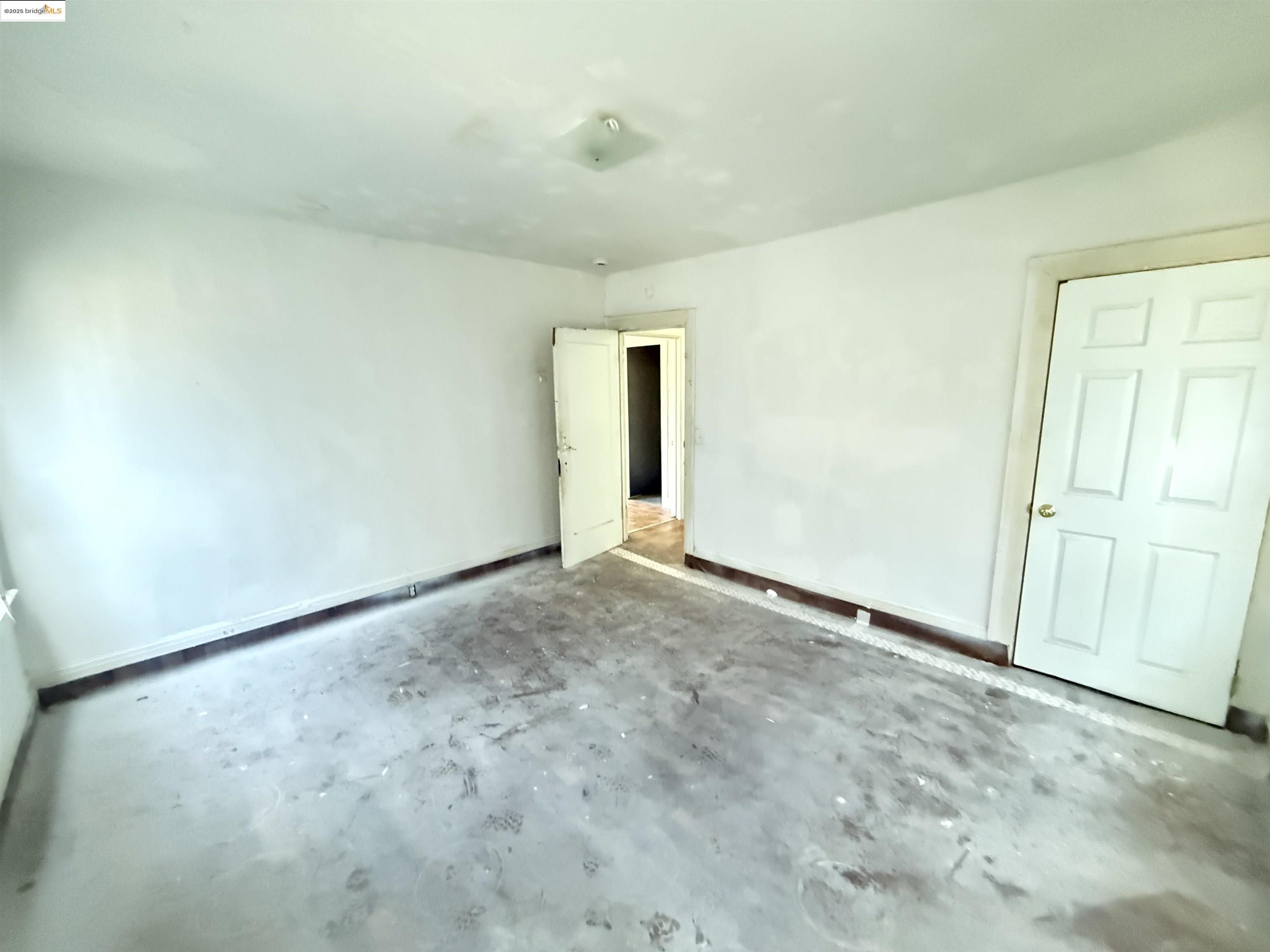 9524 Thermal St, Oakland, California 94605, 2 Bedrooms Bedrooms, 6 Rooms Rooms,1 BathroomBathrooms,Residential,For Sale,9524 Thermal St,41106711
