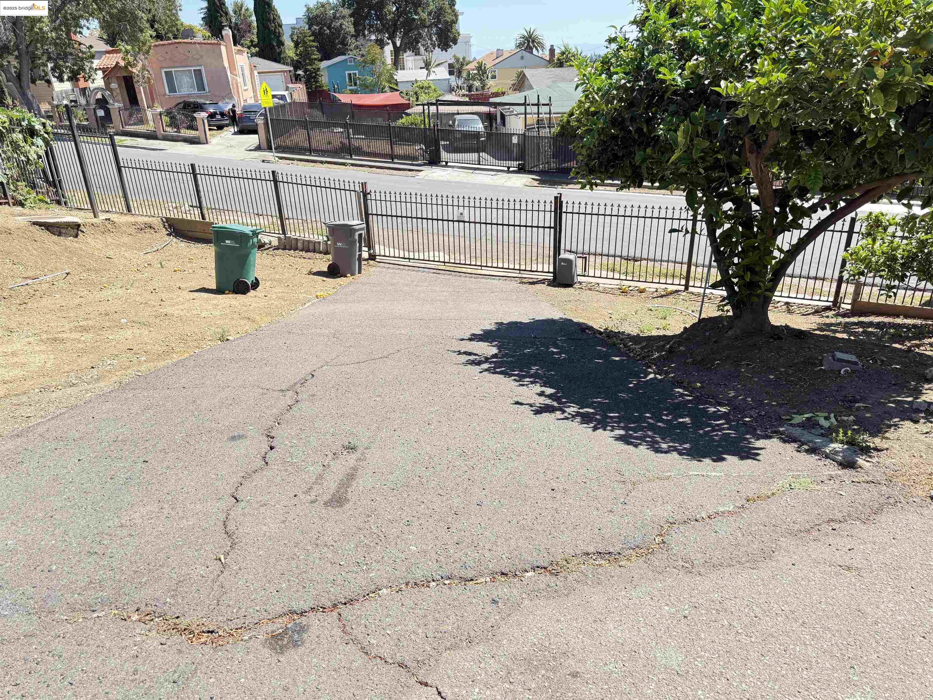 9524 Thermal St, Oakland, California 94605, 2 Bedrooms Bedrooms, 6 Rooms Rooms,1 BathroomBathrooms,Residential,For Sale,9524 Thermal St,41106711