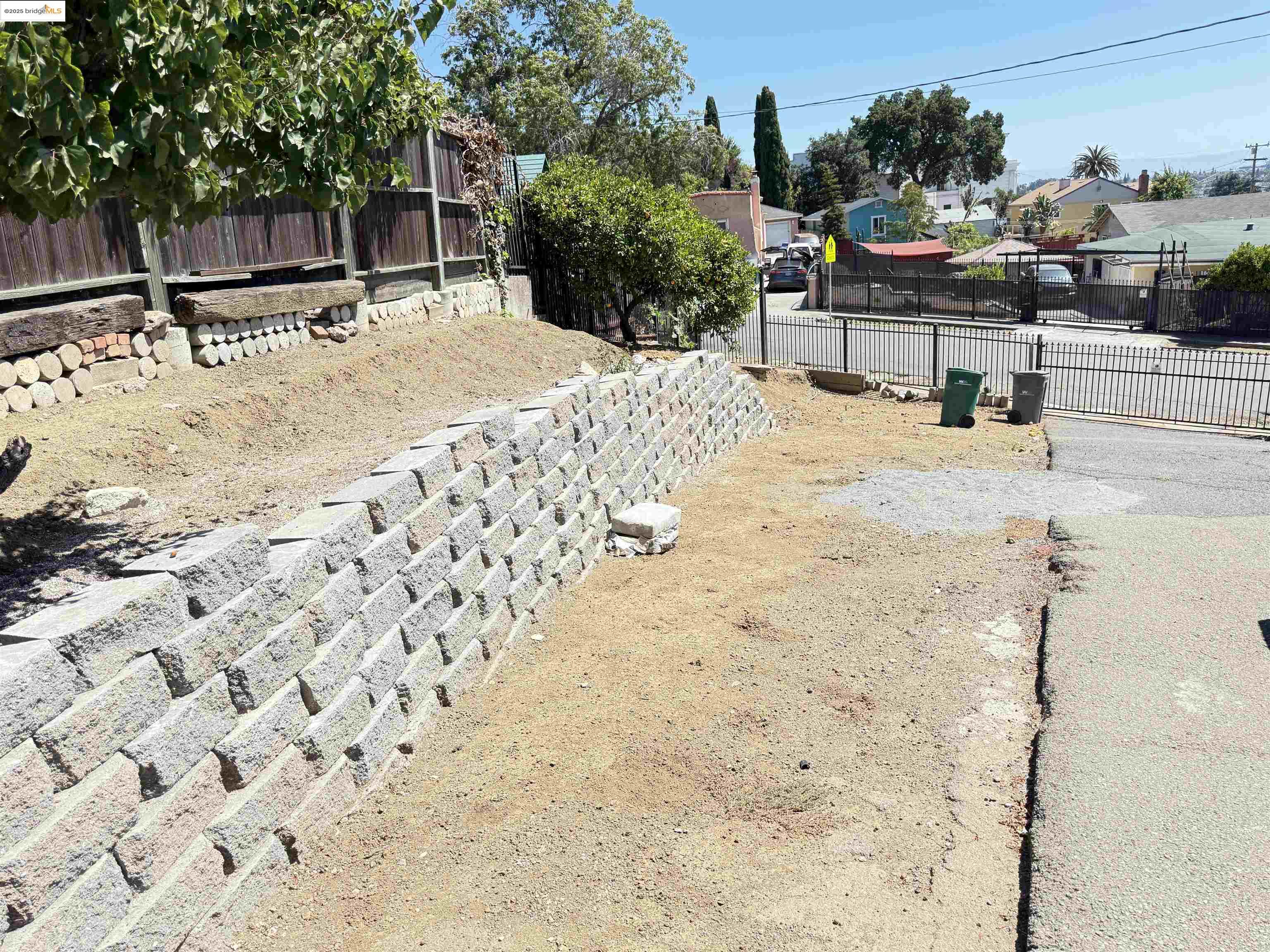 9524 Thermal St, Oakland, California 94605, 2 Bedrooms Bedrooms, 6 Rooms Rooms,1 BathroomBathrooms,Residential,For Sale,9524 Thermal St,41106711