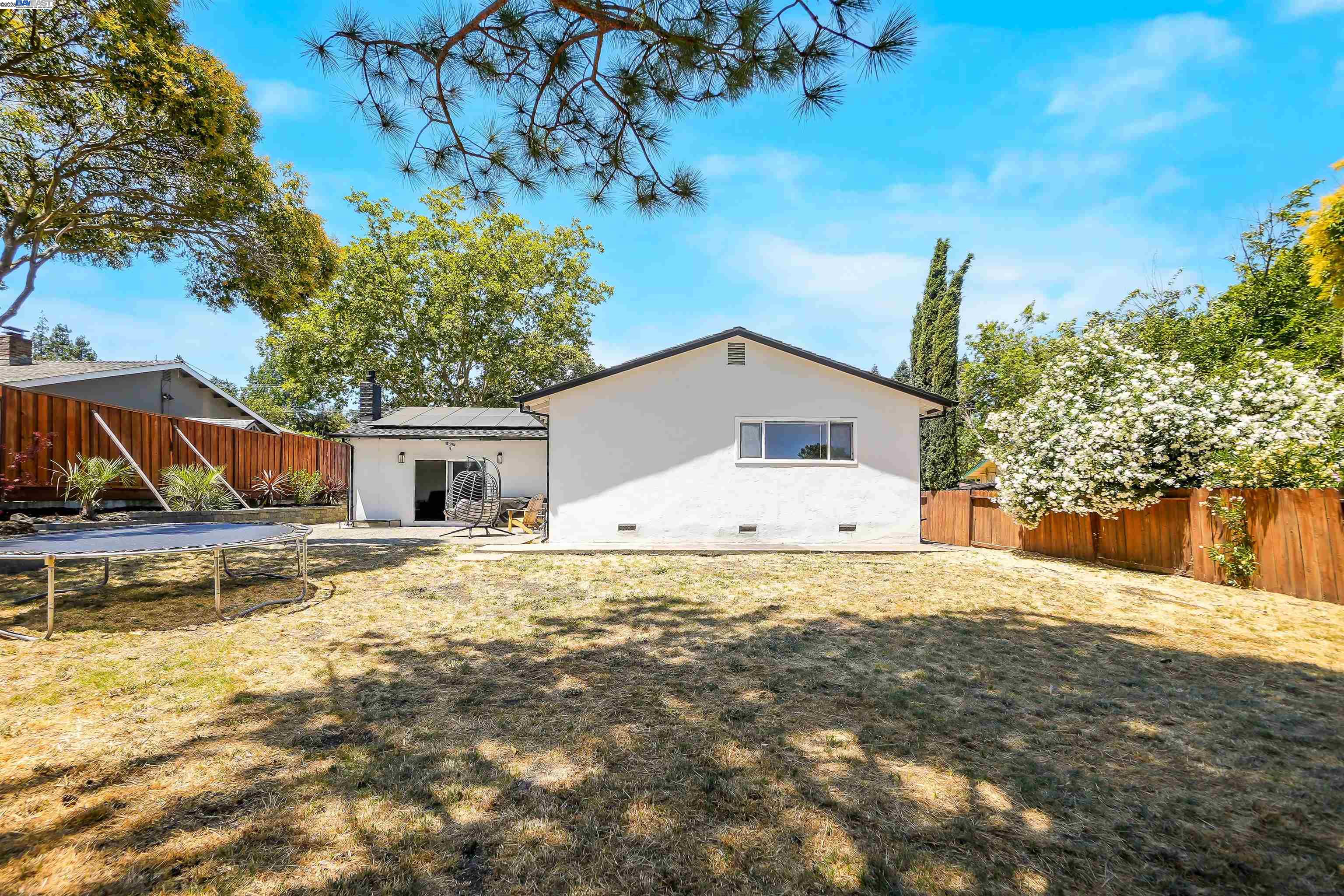 589 Maureen Ln, Pleasant Hill, California 94523, 3 Bedrooms Bedrooms, 8 Rooms Rooms,2 BathroomsBathrooms,Residential,For Sale,589 Maureen Ln,41106713