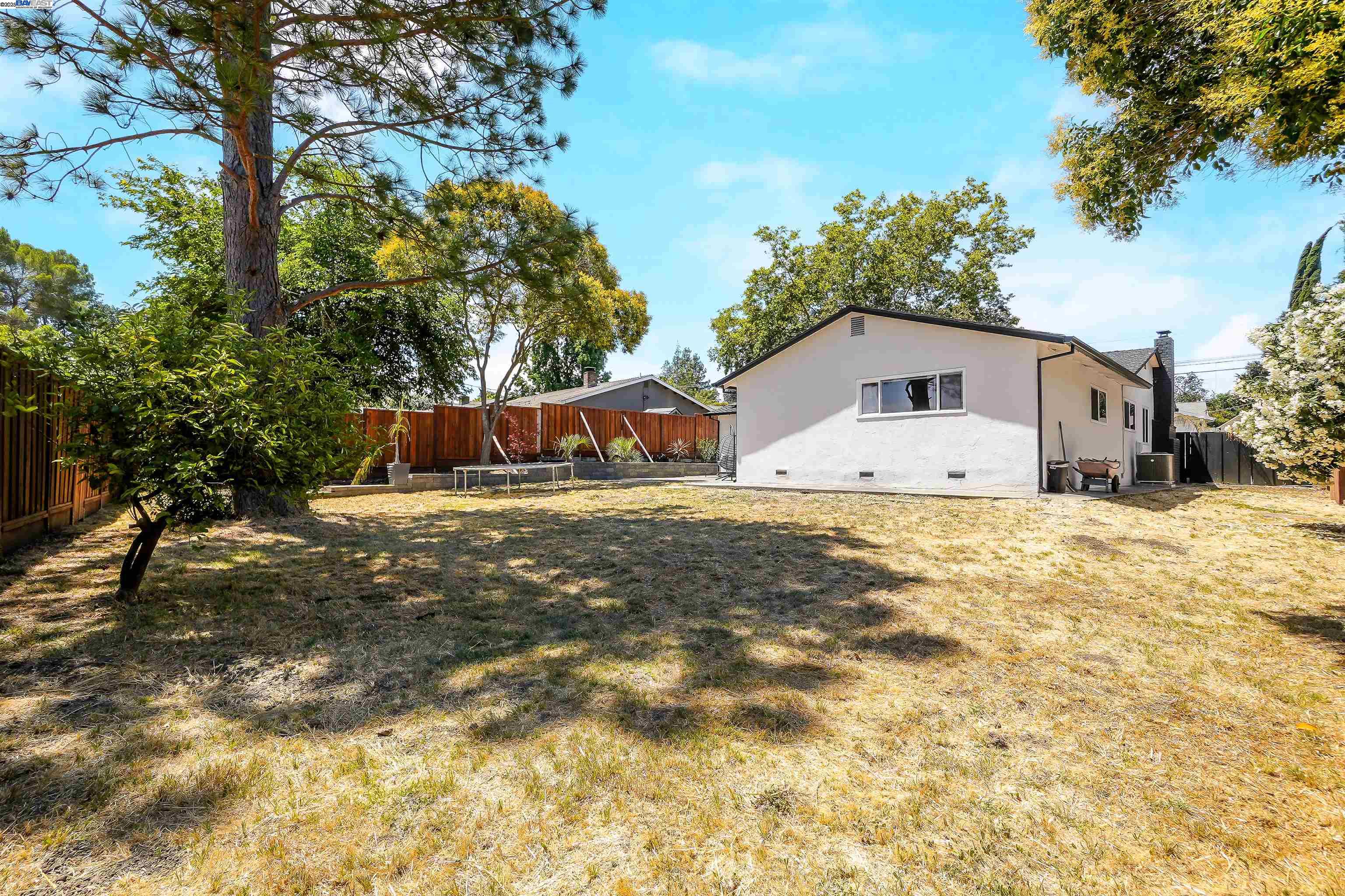 589 Maureen Ln, Pleasant Hill, California 94523, 3 Bedrooms Bedrooms, 8 Rooms Rooms,2 BathroomsBathrooms,Residential,For Sale,589 Maureen Ln,41106713