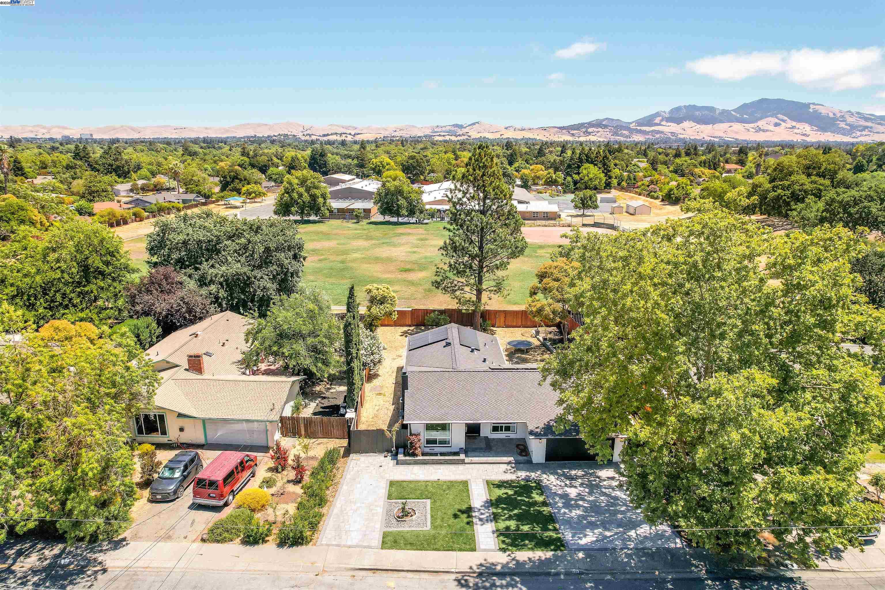 589 Maureen Ln, Pleasant Hill, California 94523, 3 Bedrooms Bedrooms, 8 Rooms Rooms,2 BathroomsBathrooms,Residential,For Sale,589 Maureen Ln,41106713