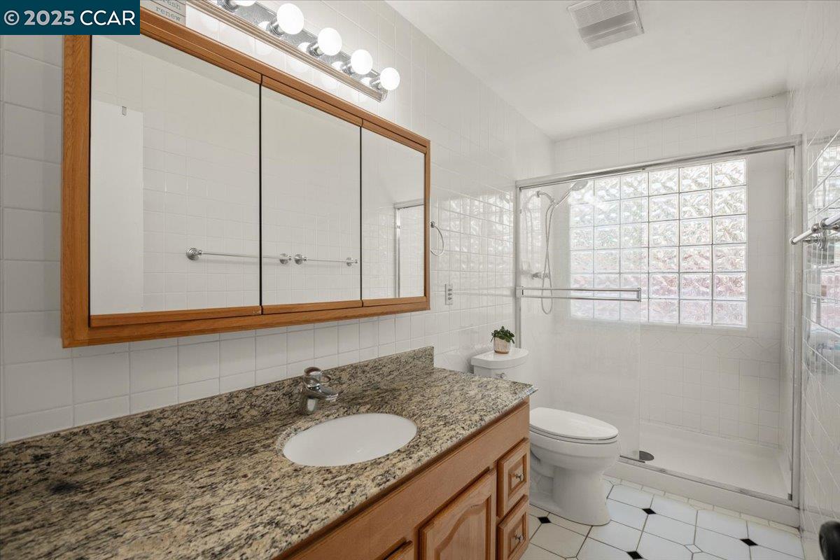 118 Cottonwood Ct, Hercules, California 94547, 3 Bedrooms Bedrooms, 8 Rooms Rooms,2 BathroomsBathrooms,Residential,For Sale,118 Cottonwood Ct,41106714