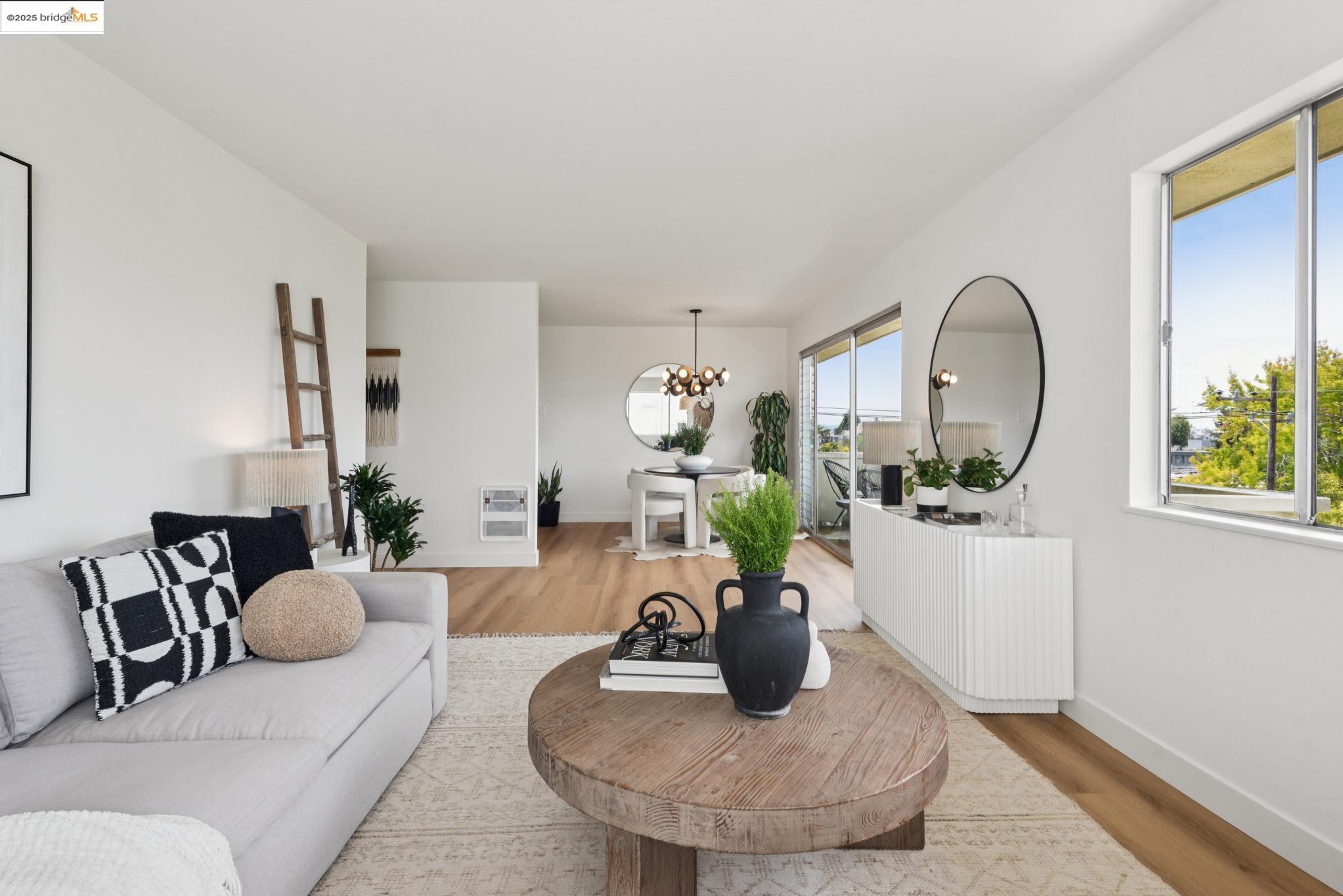Photo #2: 41106715 Listing 