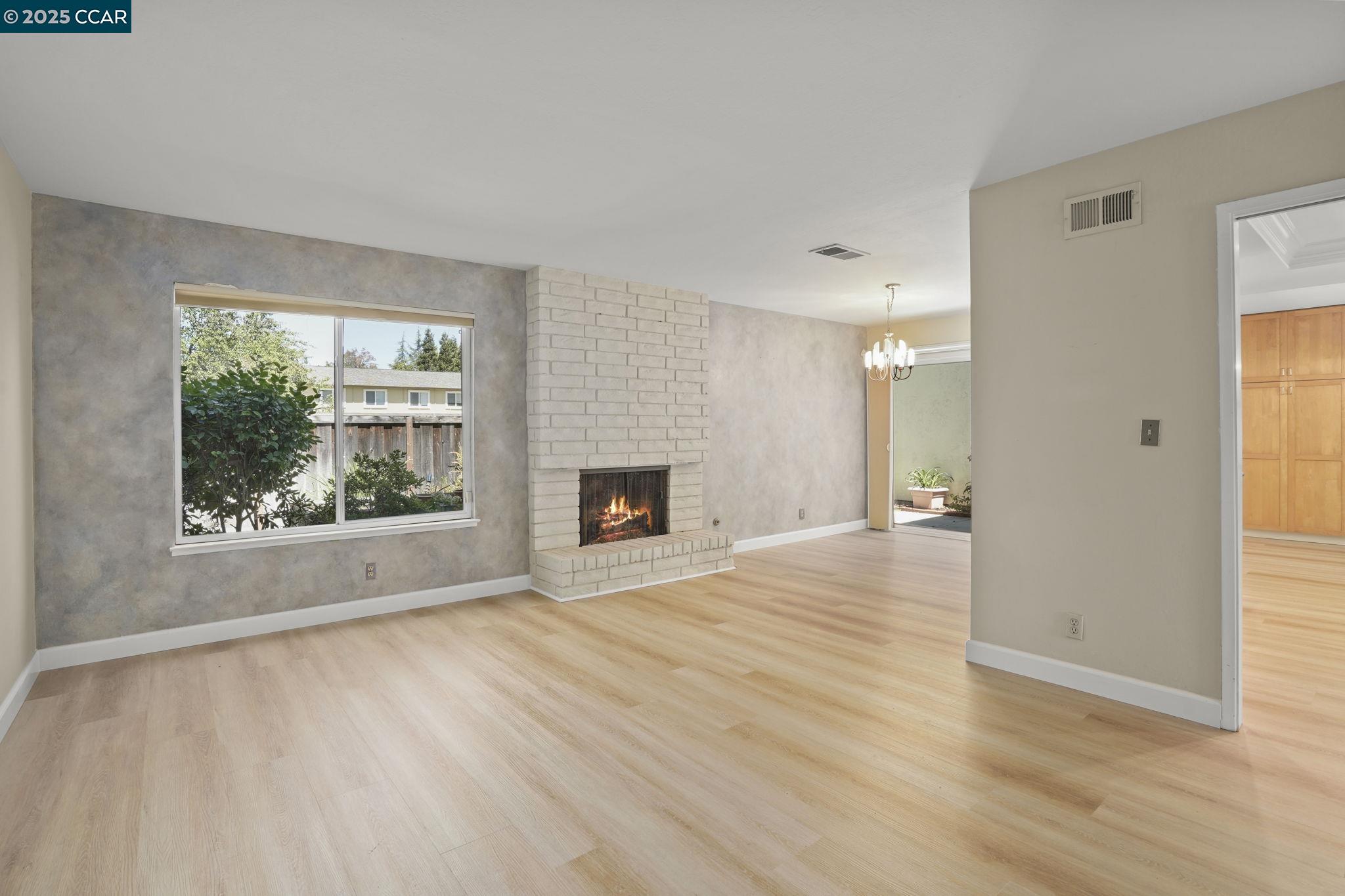 Photo #5: 41106725 Listing 