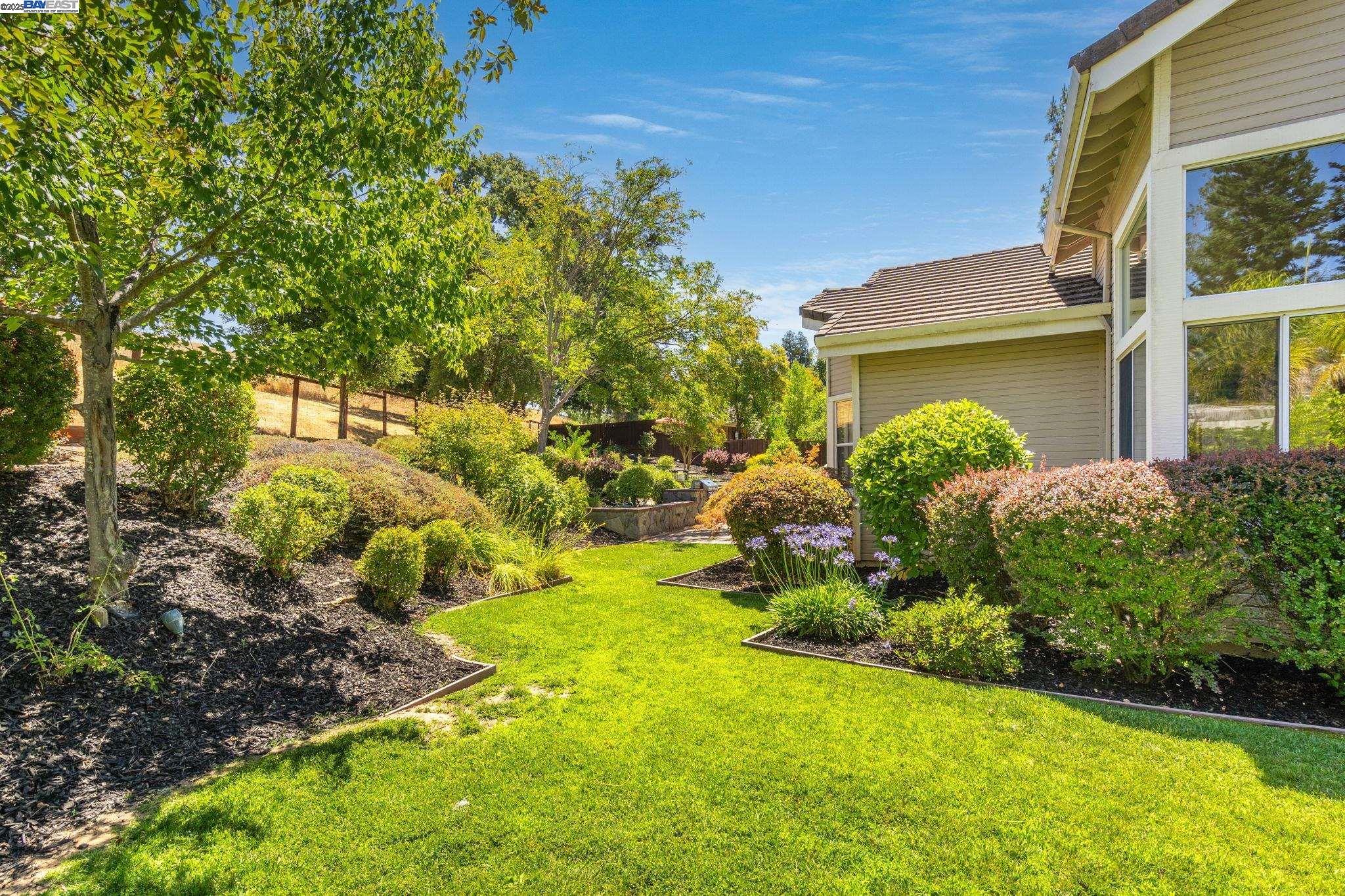 851 Independence Ct, Pleasanton, California 94566, 3 Bedrooms Bedrooms, 9 Rooms Rooms,3 BathroomsBathrooms,Residential,For Sale,851 Independence Ct,41106727