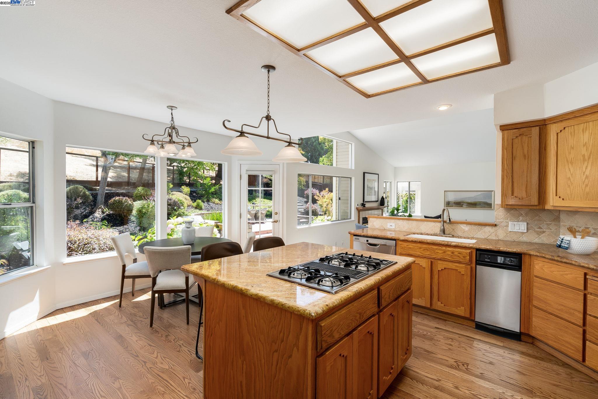 851 Independence Ct, Pleasanton, California 94566, 3 Bedrooms Bedrooms, 9 Rooms Rooms,3 BathroomsBathrooms,Residential,For Sale,851 Independence Ct,41106727