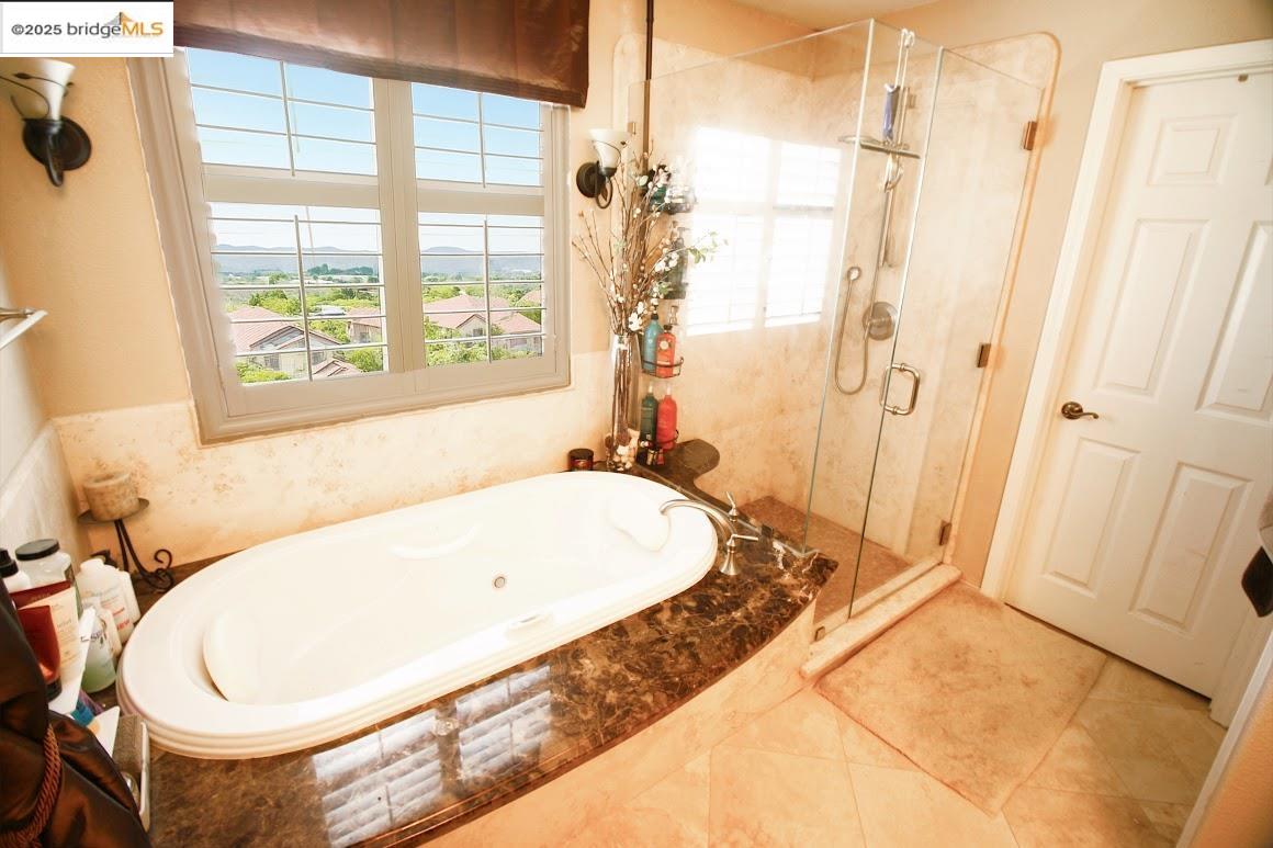 Detail Gallery Image 16 of 36 For 7 Kevin Ln, American Canyon,  CA 94503 - 4 Beds | 2/1 Baths