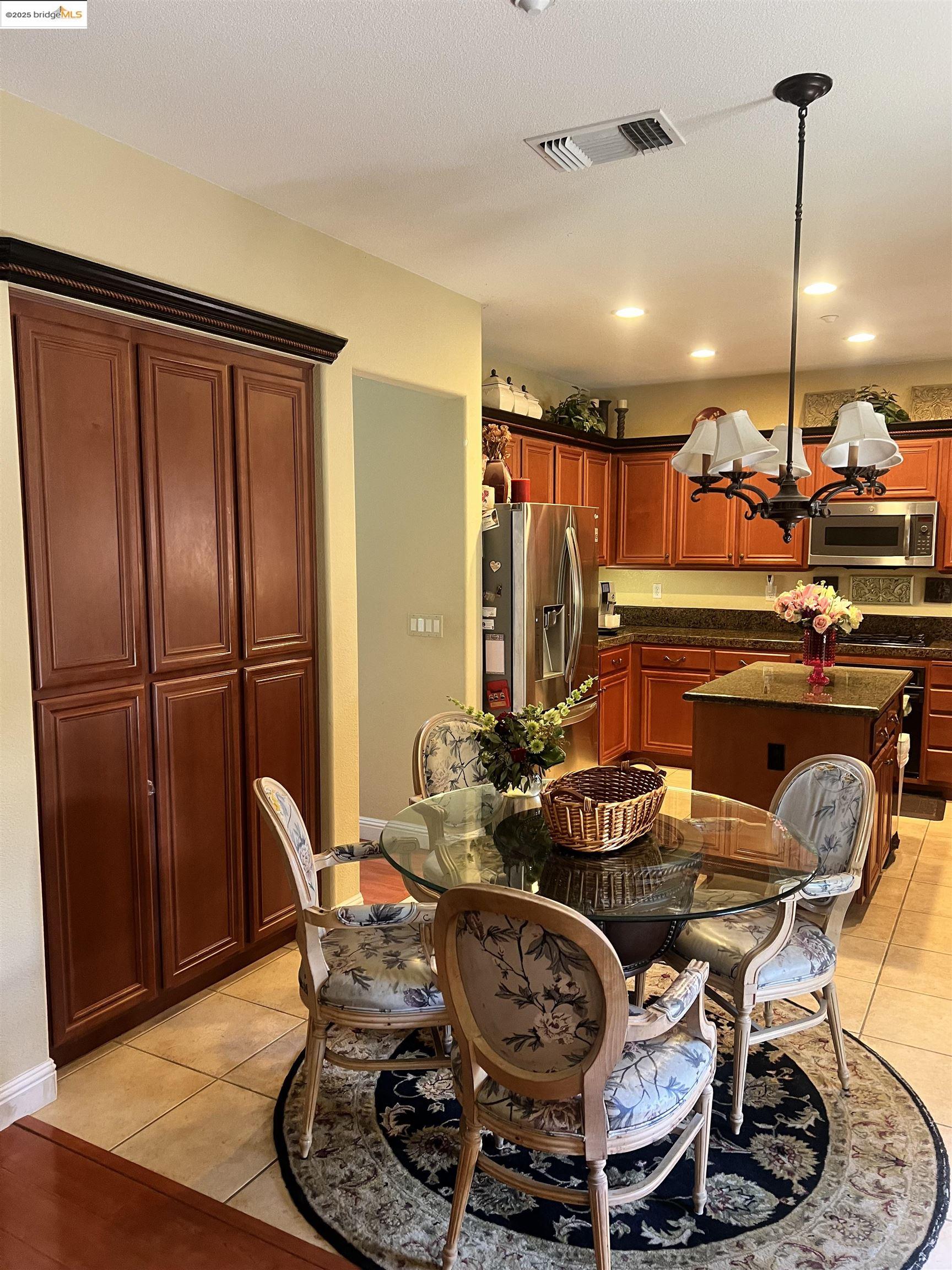 7 Kevin Ln, American Canyon, California 94503, 4 Bedrooms Bedrooms, 7 Rooms Rooms,2 BathroomsBathrooms,Residential,For Sale,7 Kevin Ln,41106728