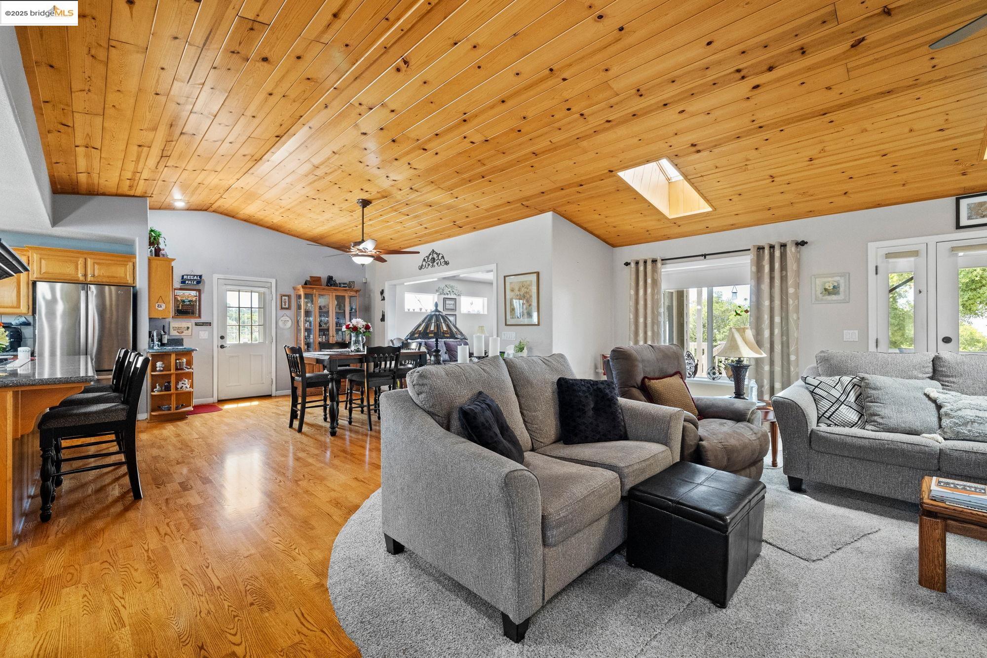 15595 Curtis Cir, Sonora, California 95370, 3 Bedrooms Bedrooms, 7 Rooms Rooms,2 BathroomsBathrooms,Residential,For Sale,15595 Curtis Cir,41106732