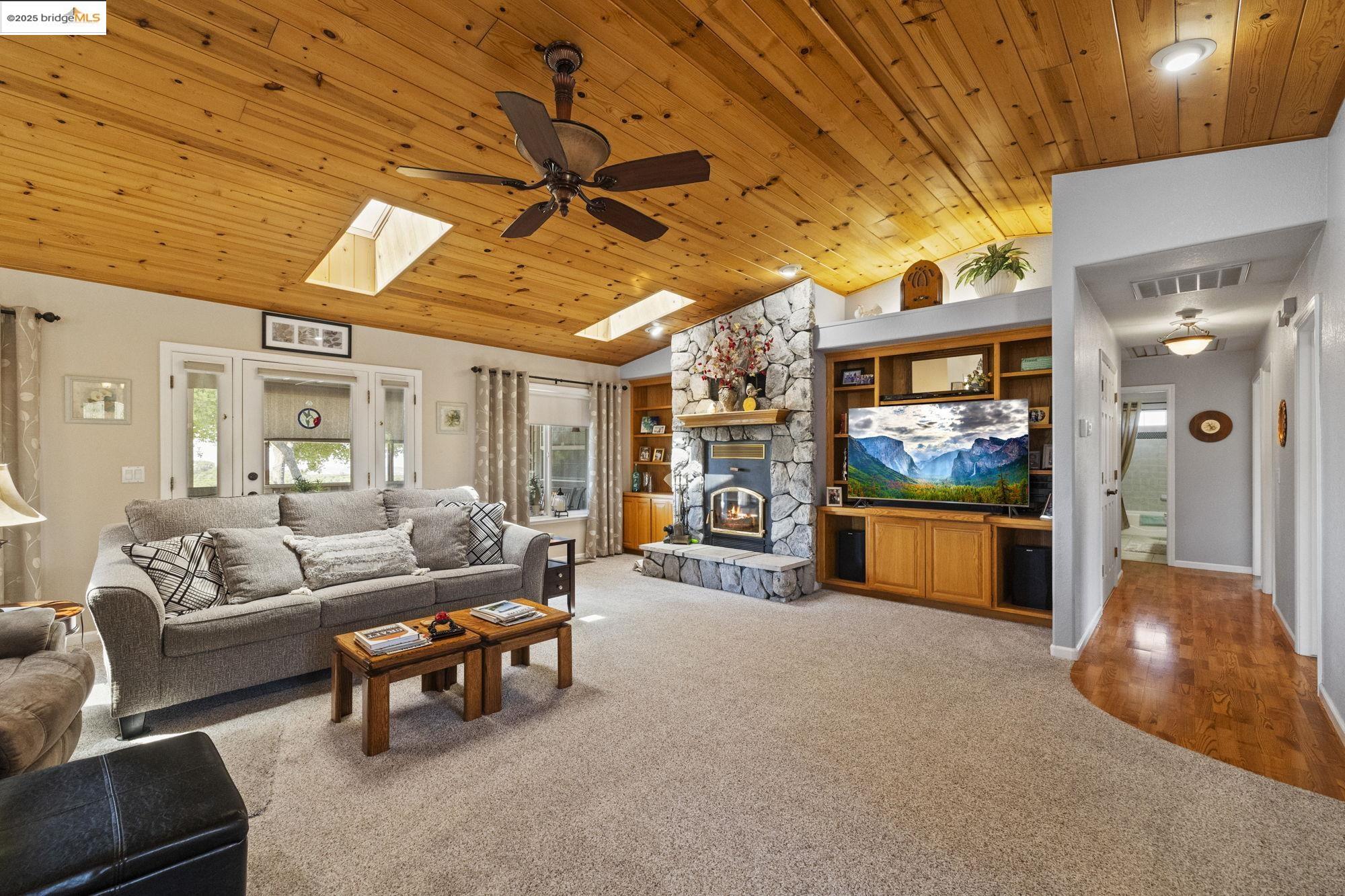 15595 Curtis Cir, Sonora, California 95370, 3 Bedrooms Bedrooms, 7 Rooms Rooms,2 BathroomsBathrooms,Residential,For Sale,15595 Curtis Cir,41106732