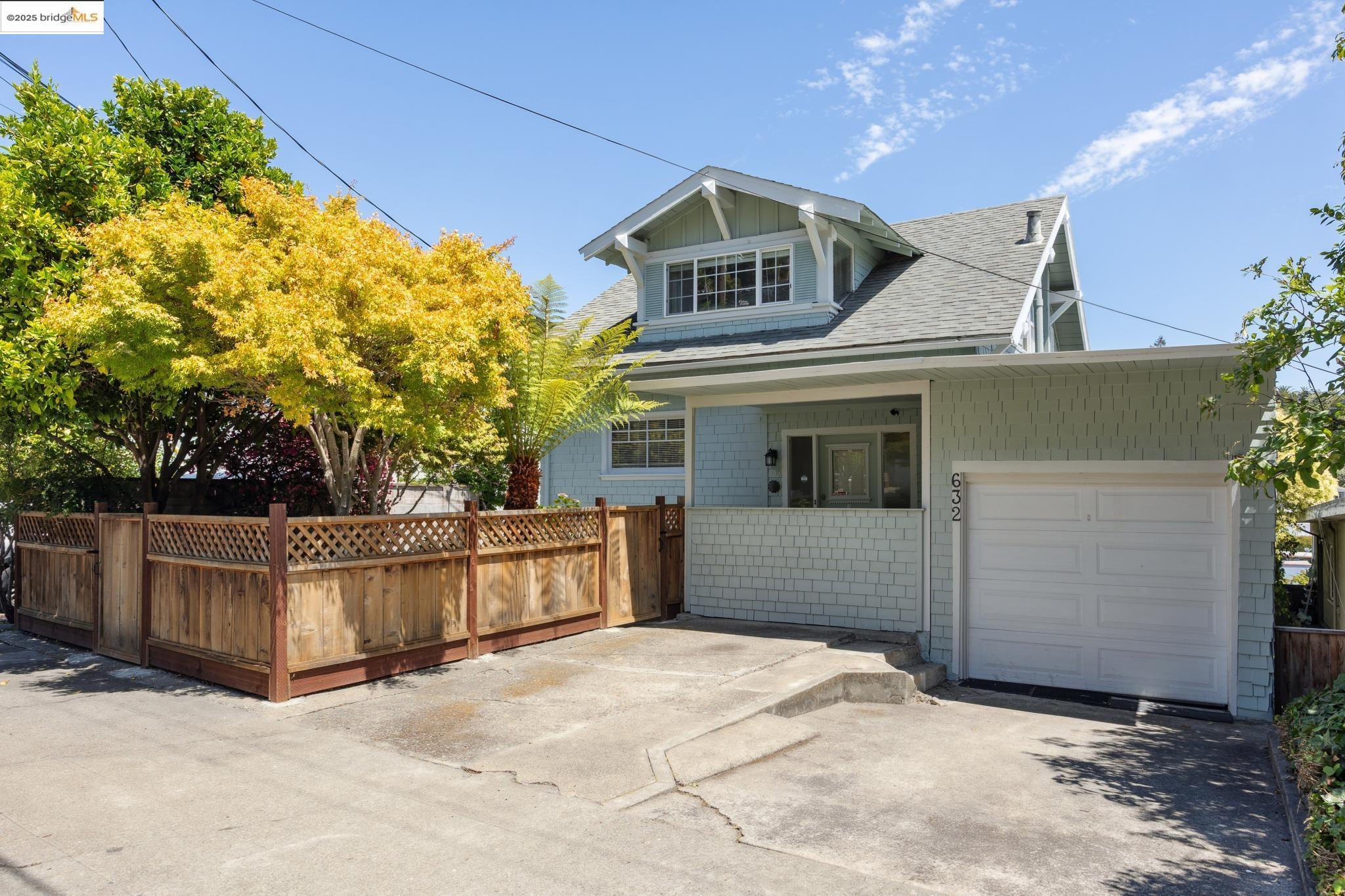 Detail Gallery Image 1 of 1 For 632 Valle Vista Ave, Oakland,  CA 94610 - 3 Beds | 2 Baths