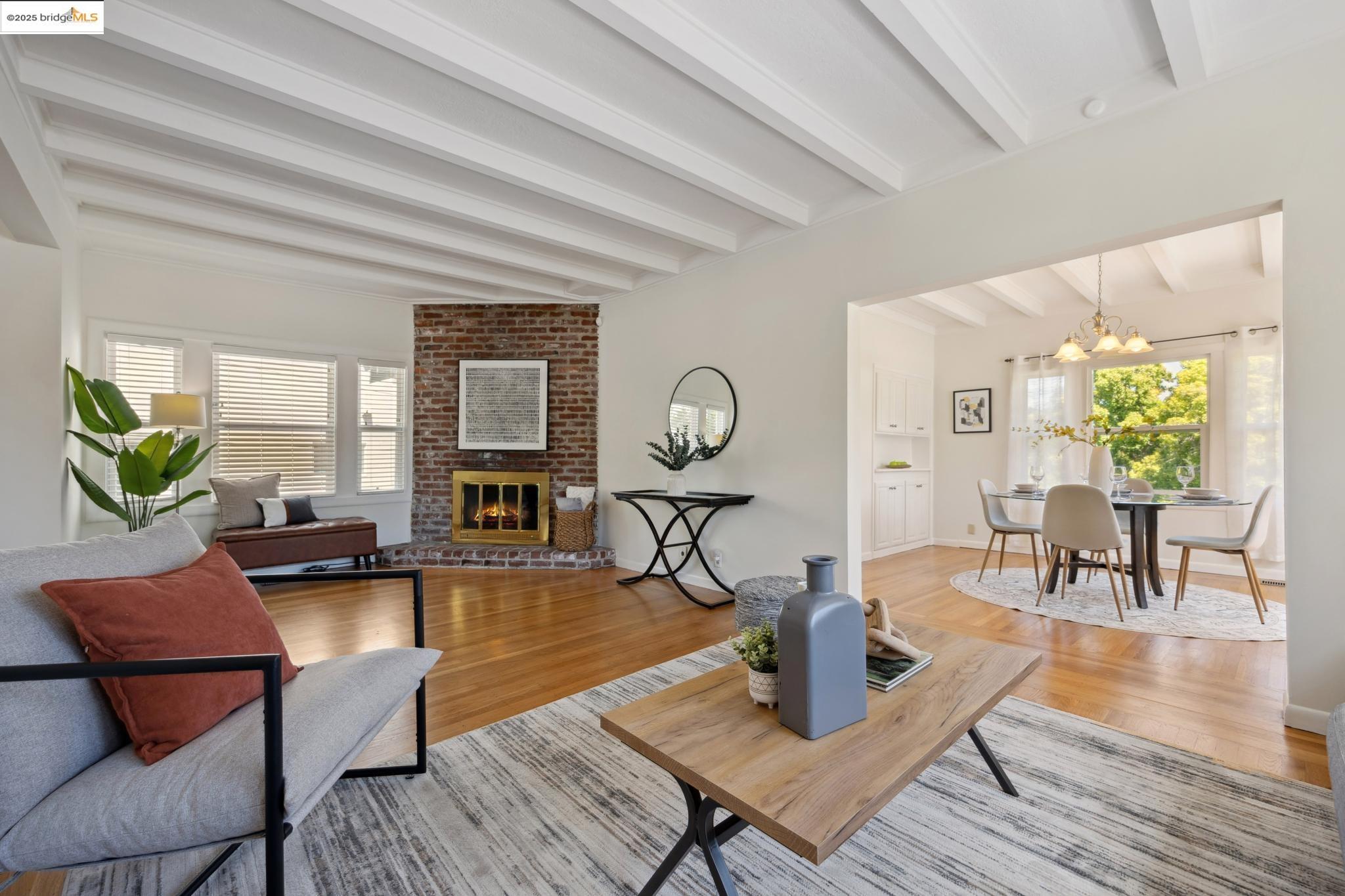 632 Valle Vista Ave, Oakland, California 94610, 3 Bedrooms Bedrooms, 6 Rooms Rooms,2 BathroomsBathrooms,Residential,For Sale,632 Valle Vista Ave,41106734