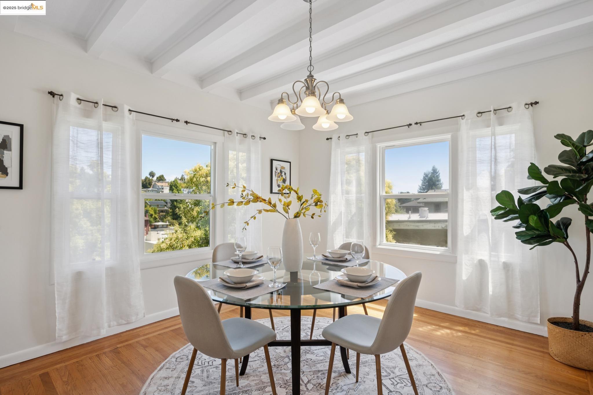 632 Valle Vista Ave, Oakland, California 94610, 3 Bedrooms Bedrooms, 6 Rooms Rooms,2 BathroomsBathrooms,Residential,For Sale,632 Valle Vista Ave,41106734