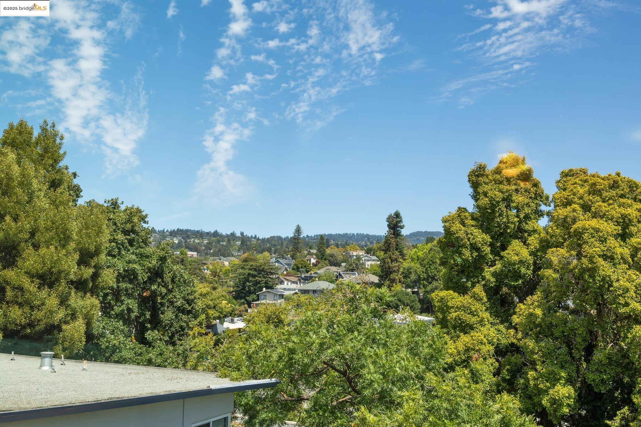 632 Valle Vista Ave, Oakland, California 94610, 3 Bedrooms Bedrooms, 6 Rooms Rooms,2 BathroomsBathrooms,Residential,For Sale,632 Valle Vista Ave,41106734