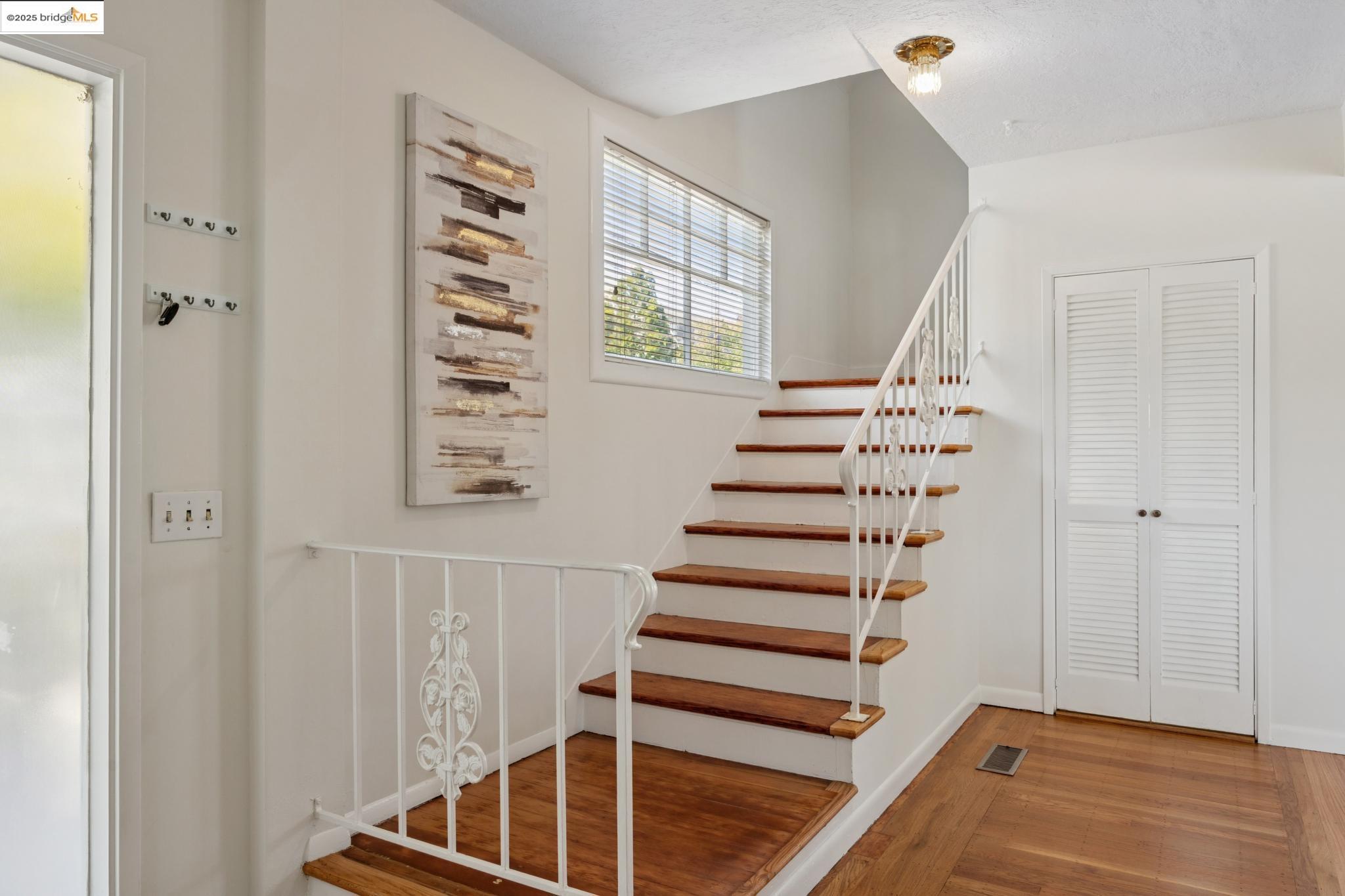 632 Valle Vista Ave, Oakland, California 94610, 3 Bedrooms Bedrooms, 6 Rooms Rooms,2 BathroomsBathrooms,Residential,For Sale,632 Valle Vista Ave,41106734