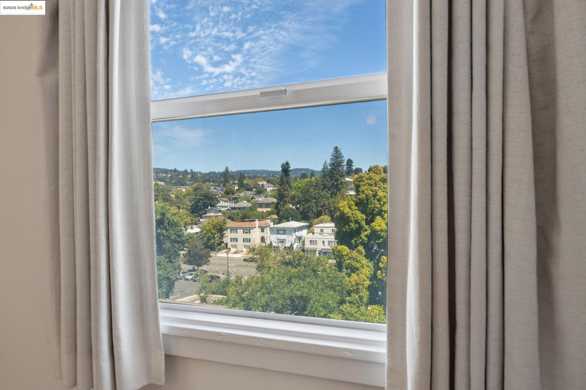 632 Valle Vista Ave, Oakland, California 94610, 3 Bedrooms Bedrooms, 6 Rooms Rooms,2 BathroomsBathrooms,Residential,For Sale,632 Valle Vista Ave,41106734