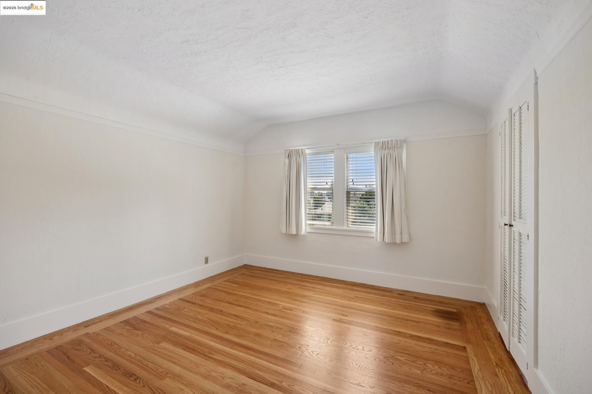 632 Valle Vista Ave, Oakland, California 94610, 3 Bedrooms Bedrooms, 6 Rooms Rooms,2 BathroomsBathrooms,Residential,For Sale,632 Valle Vista Ave,41106734