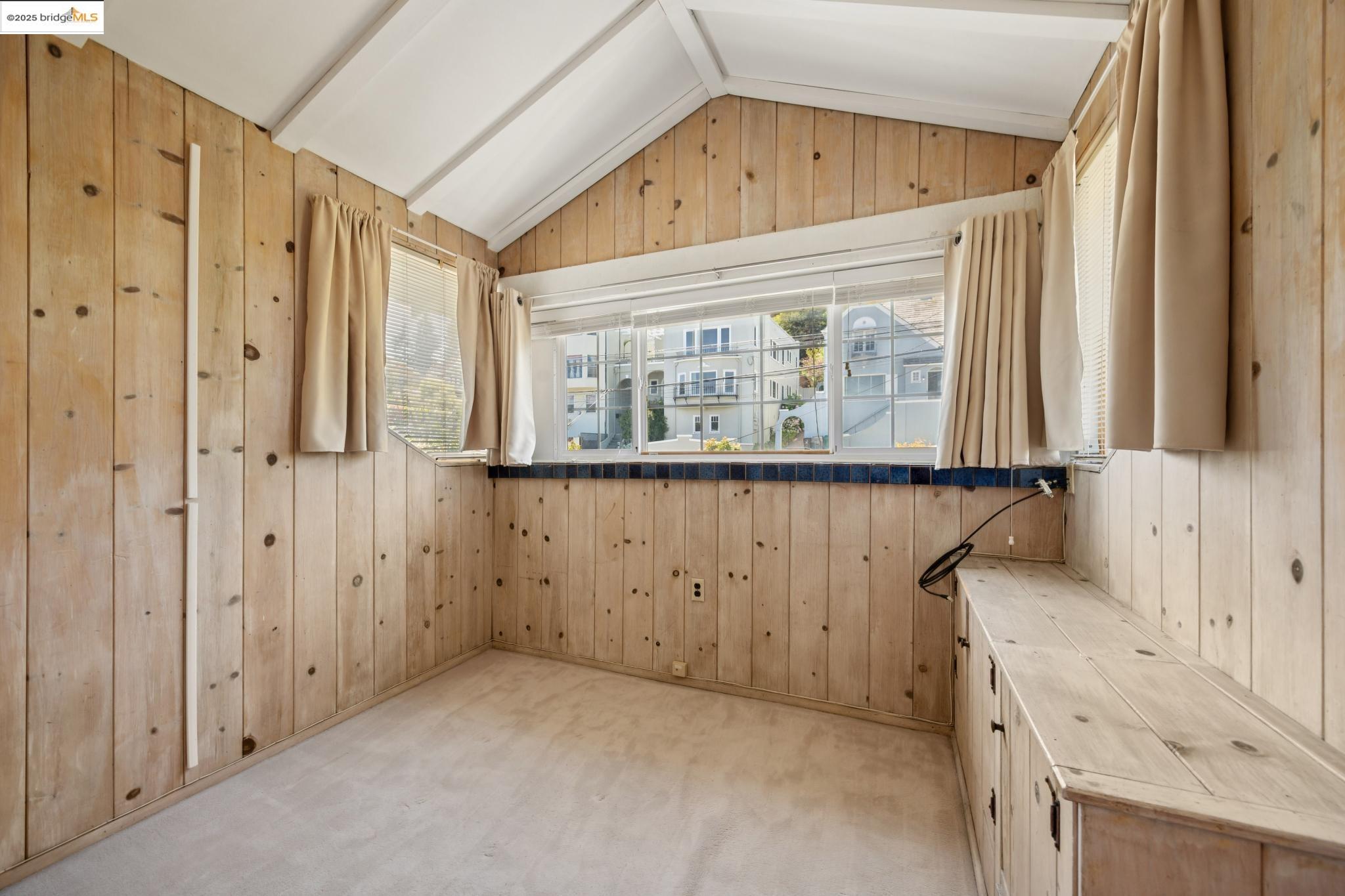 632 Valle Vista Ave, Oakland, California 94610, 3 Bedrooms Bedrooms, 6 Rooms Rooms,2 BathroomsBathrooms,Residential,For Sale,632 Valle Vista Ave,41106734