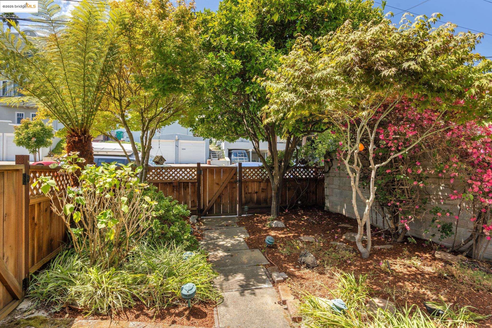 632 Valle Vista Ave, Oakland, California 94610, 3 Bedrooms Bedrooms, 6 Rooms Rooms,2 BathroomsBathrooms,Residential,For Sale,632 Valle Vista Ave,41106734