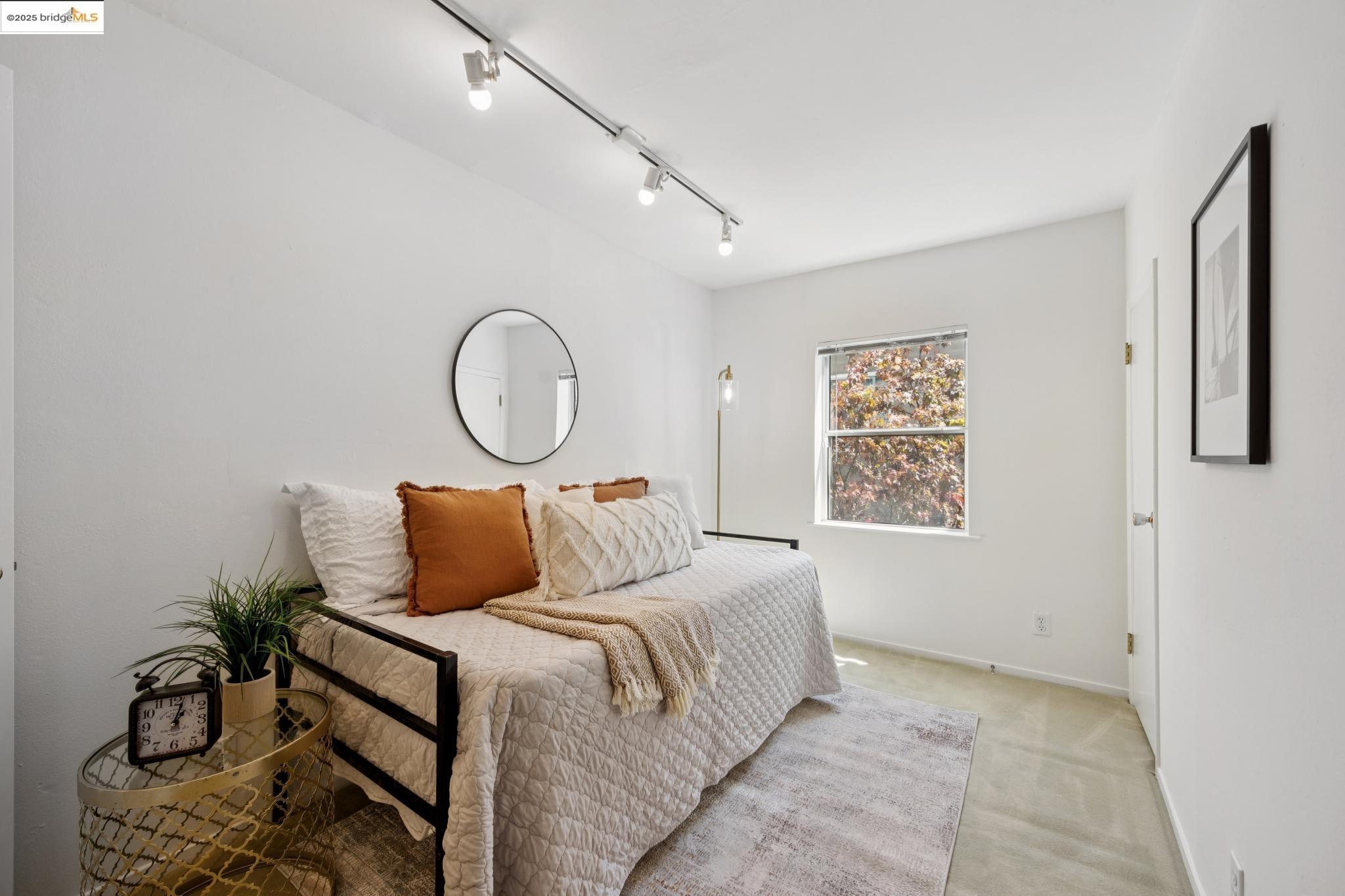 632 Valle Vista Ave, Oakland, California 94610, 3 Bedrooms Bedrooms, 6 Rooms Rooms,2 BathroomsBathrooms,Residential,For Sale,632 Valle Vista Ave,41106734